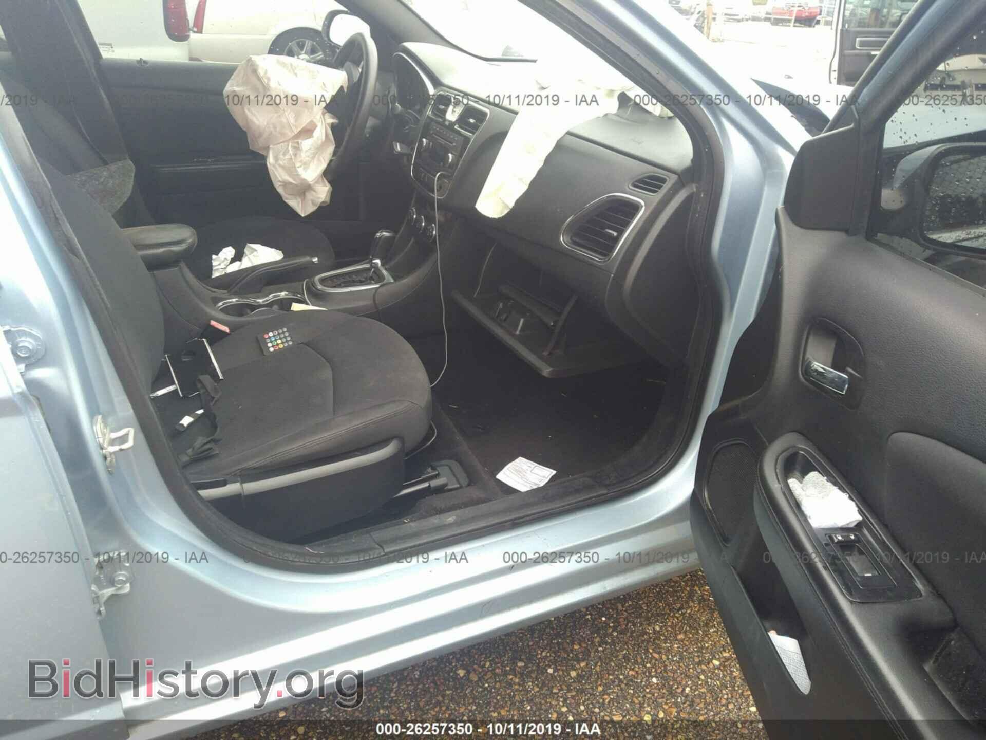 2013 CHRYSLER 200 - VIN: 1C3CCBAB8DN670456 - Photo 5