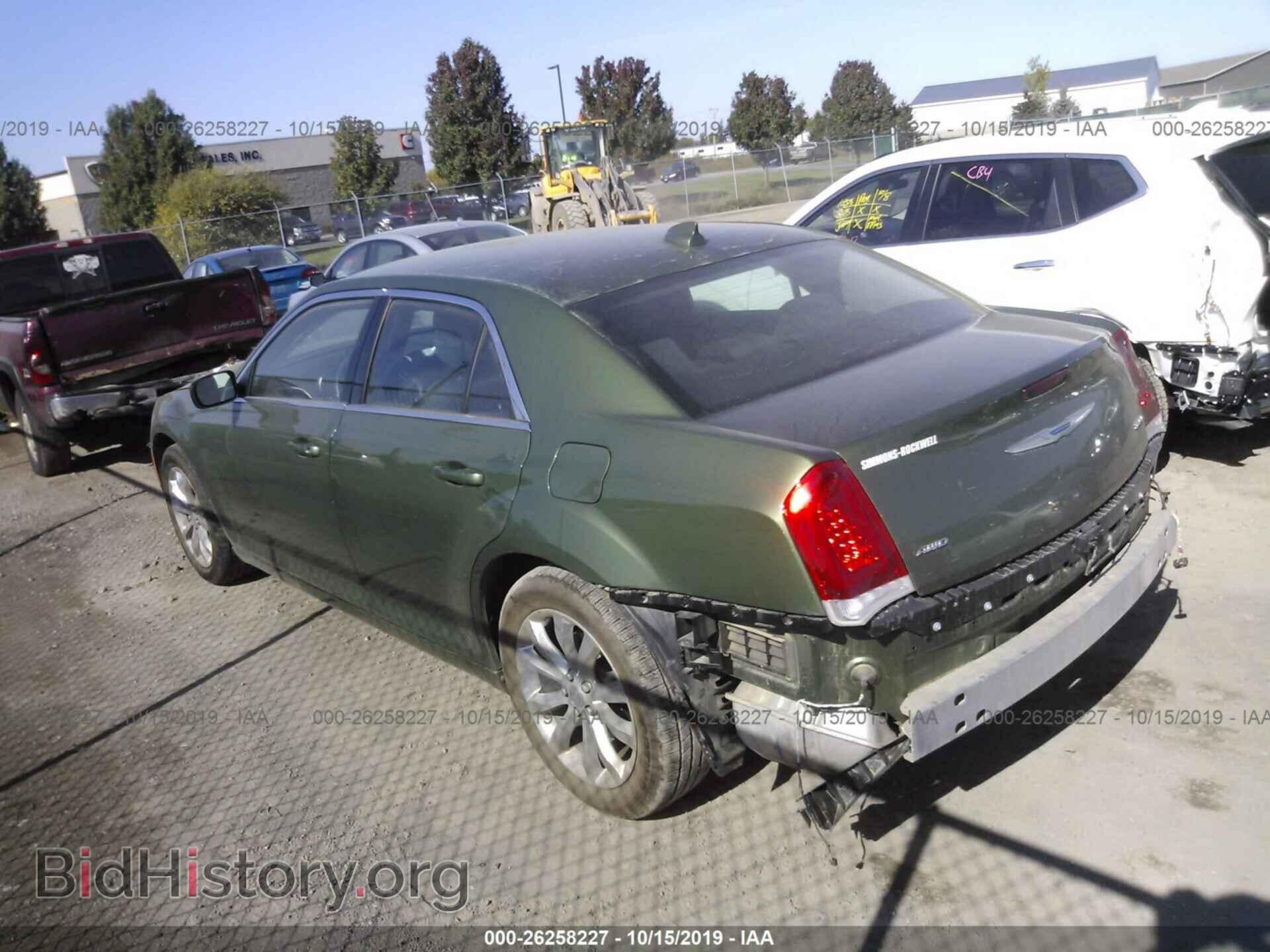 2018 CHRYSLER 300 - VIN: 2C3CCARG5JH241113 - Фото 3