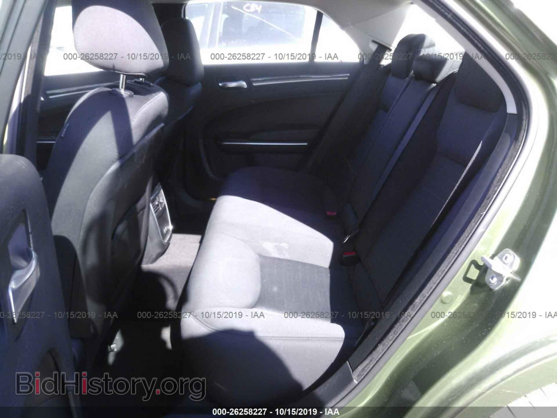 2018 CHRYSLER 300 - VIN: 2C3CCARG5JH241113 - Фото 8