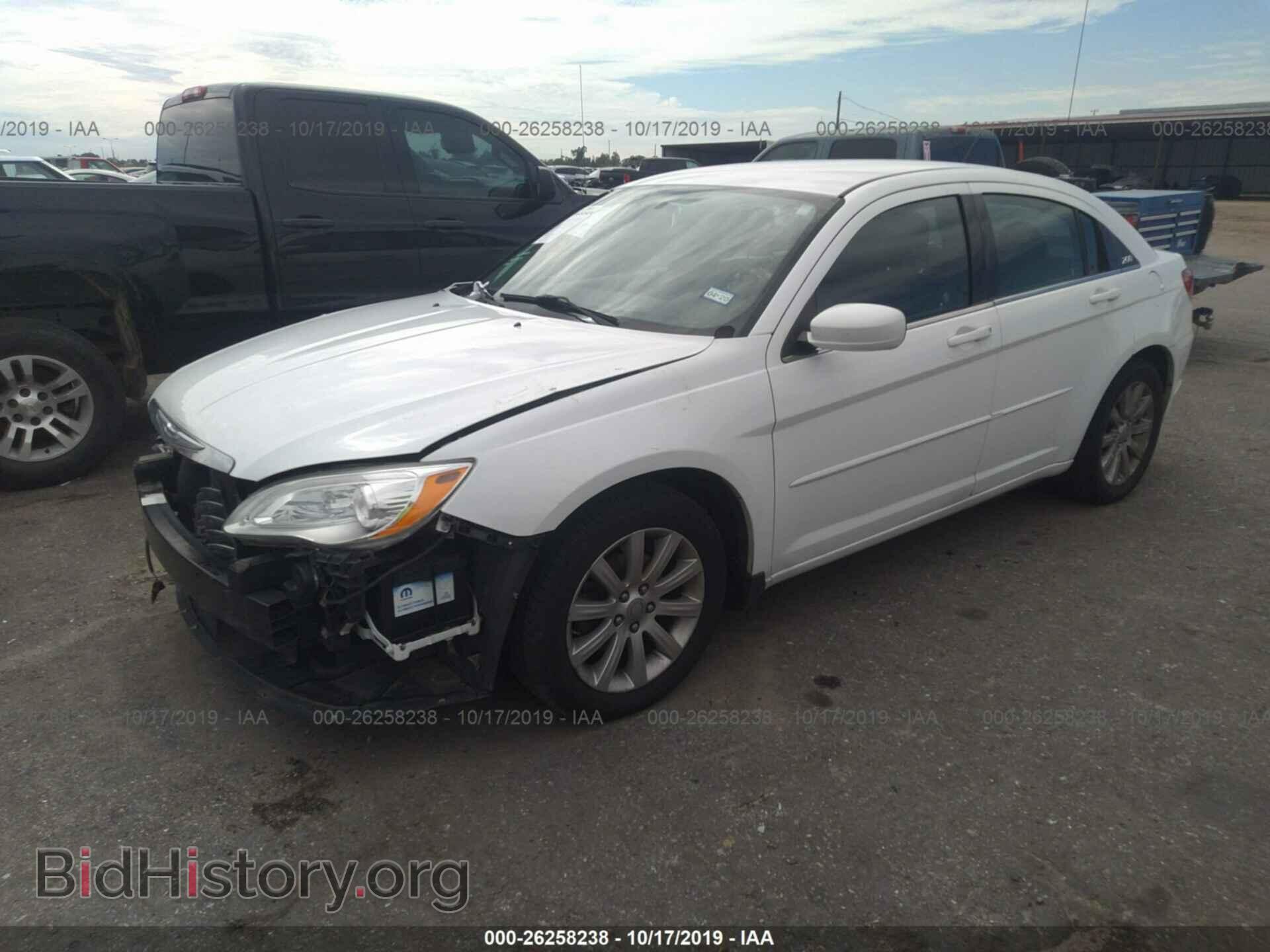 2013 CHRYSLER 200 - VIN: 1C3CCBBB7DN636314 - Photo 2