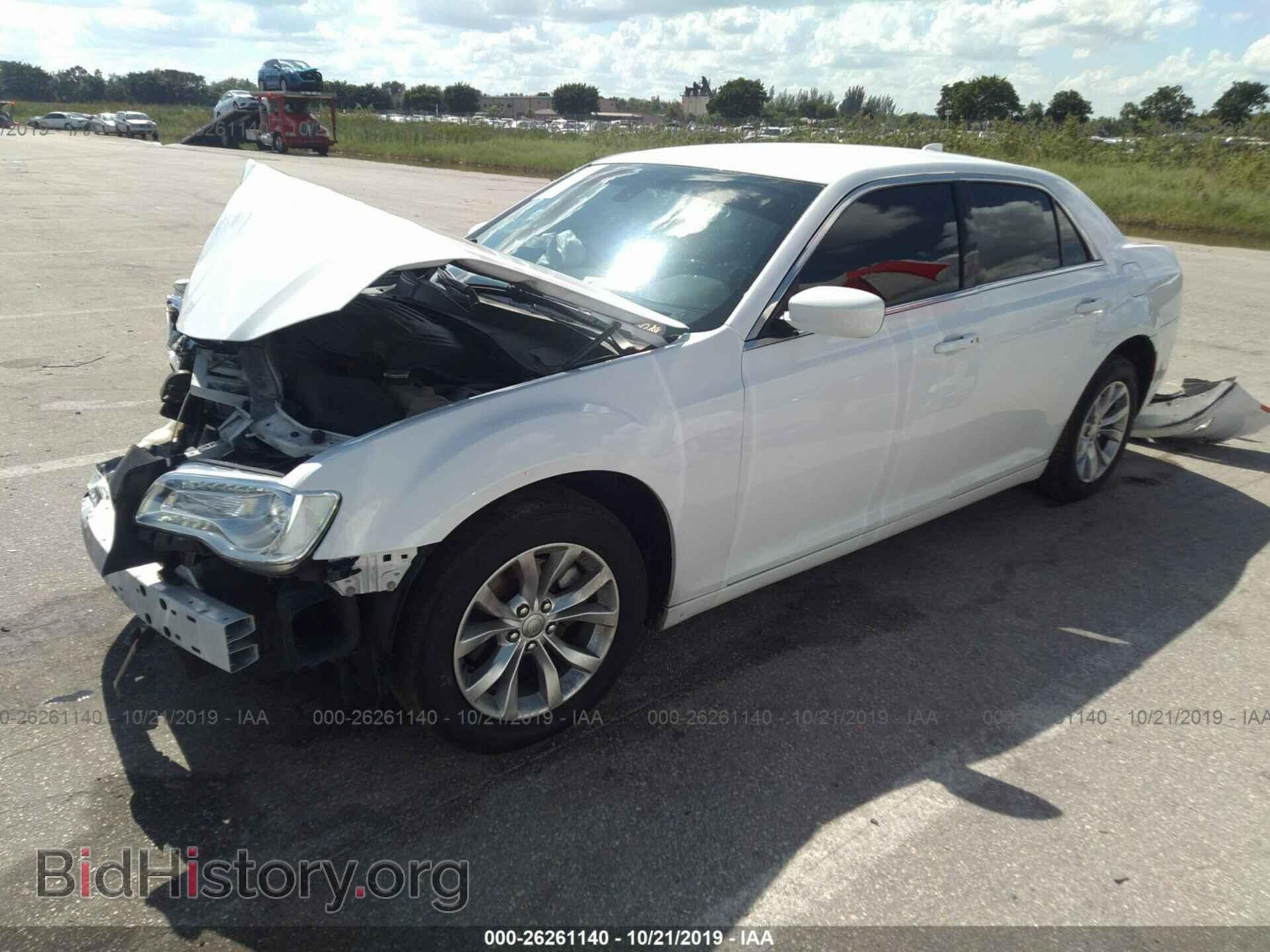 2015 CHRYSLER 300 - VIN: 2C3CCAAG2FH814018 - Фото 2