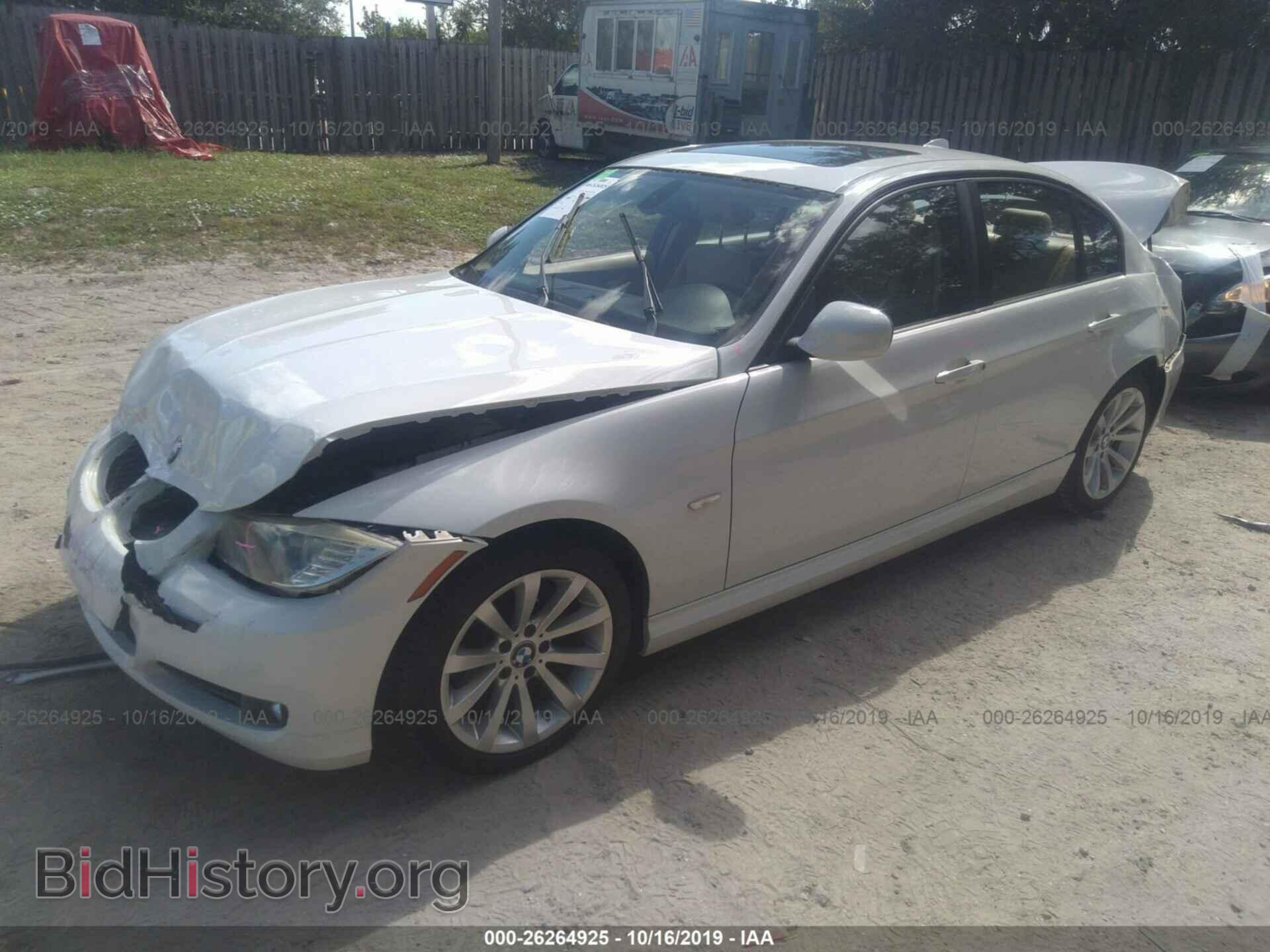 2011 BMW 328 - VIN: WBAPH7C58BE680692 - Photo 2