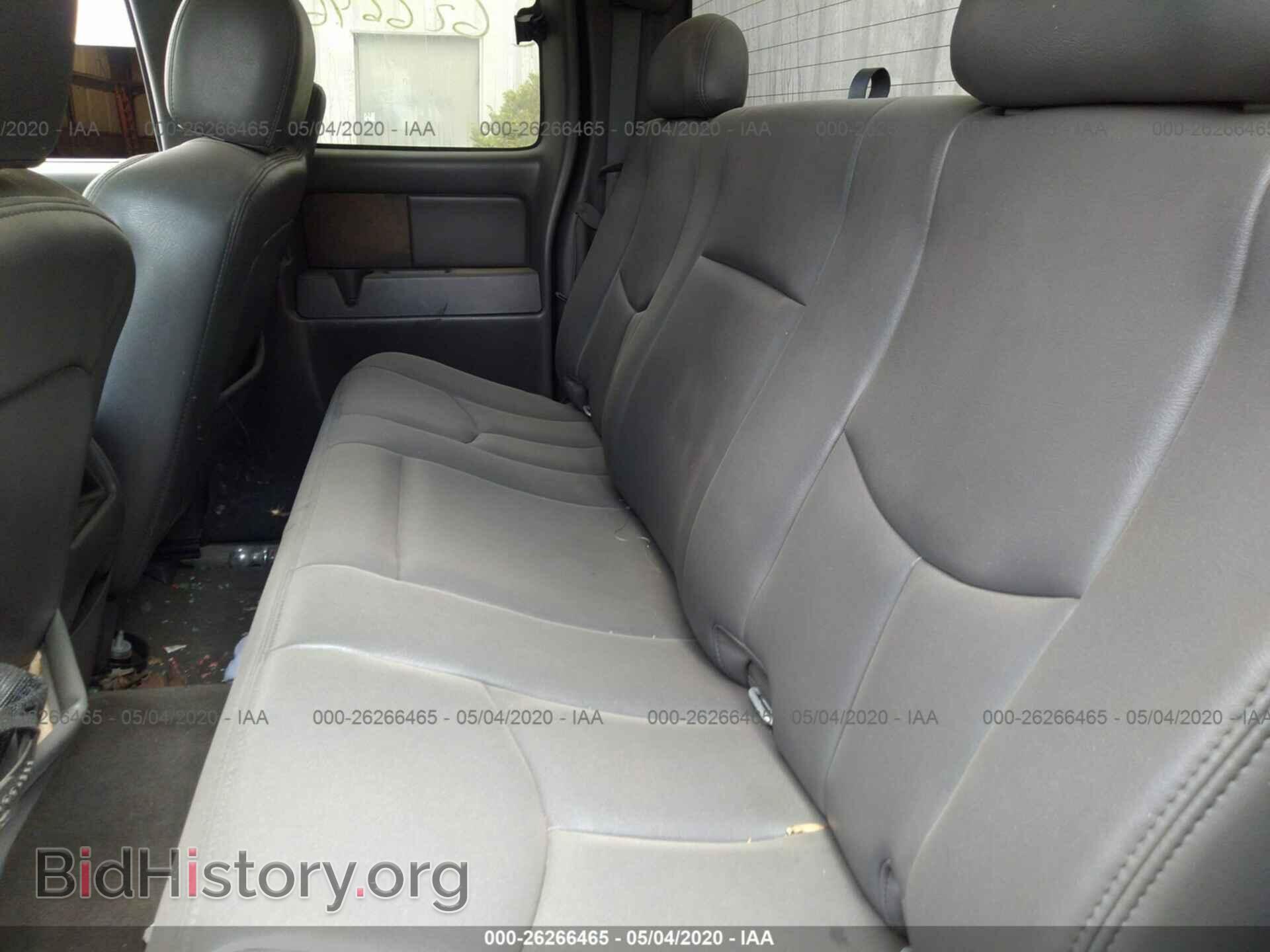 2005 GMC New Sierra - VIN: 2GTEK19B051281237 - Photo 8