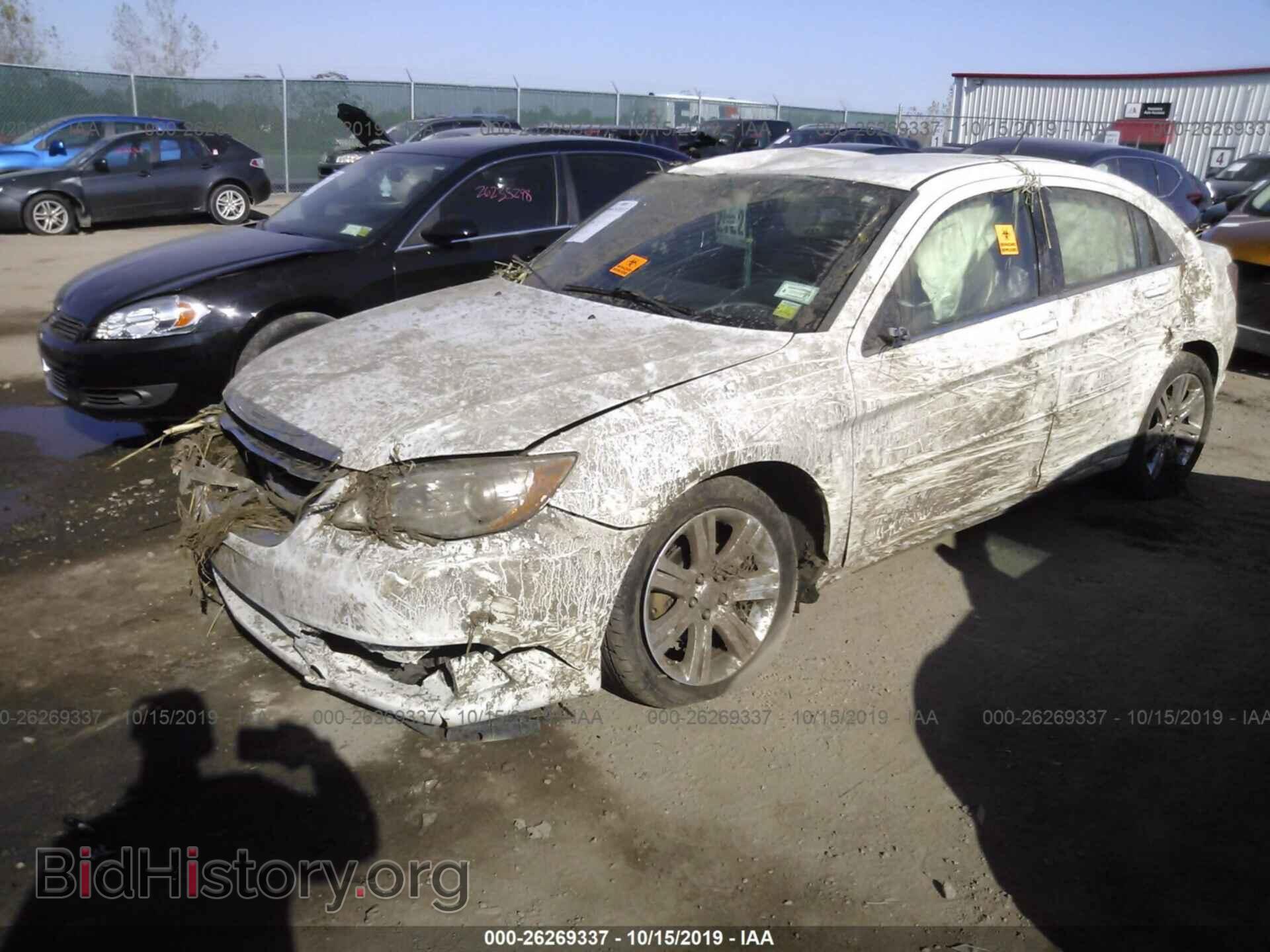 2013 CHRYSLER 200 - VIN: 1C3CCBBB2DN666062 - Photo 2
