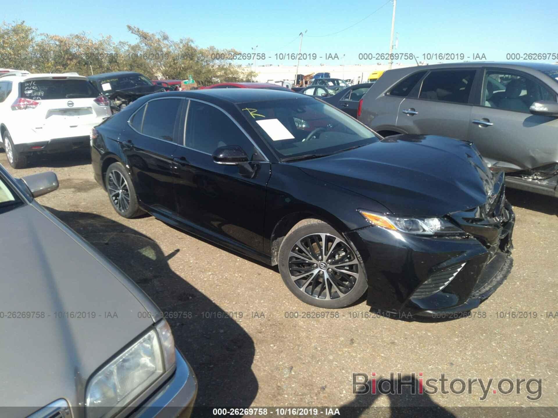 Photo 4T1B11HK8JU034274 - TOYOTA CAMRY 2018