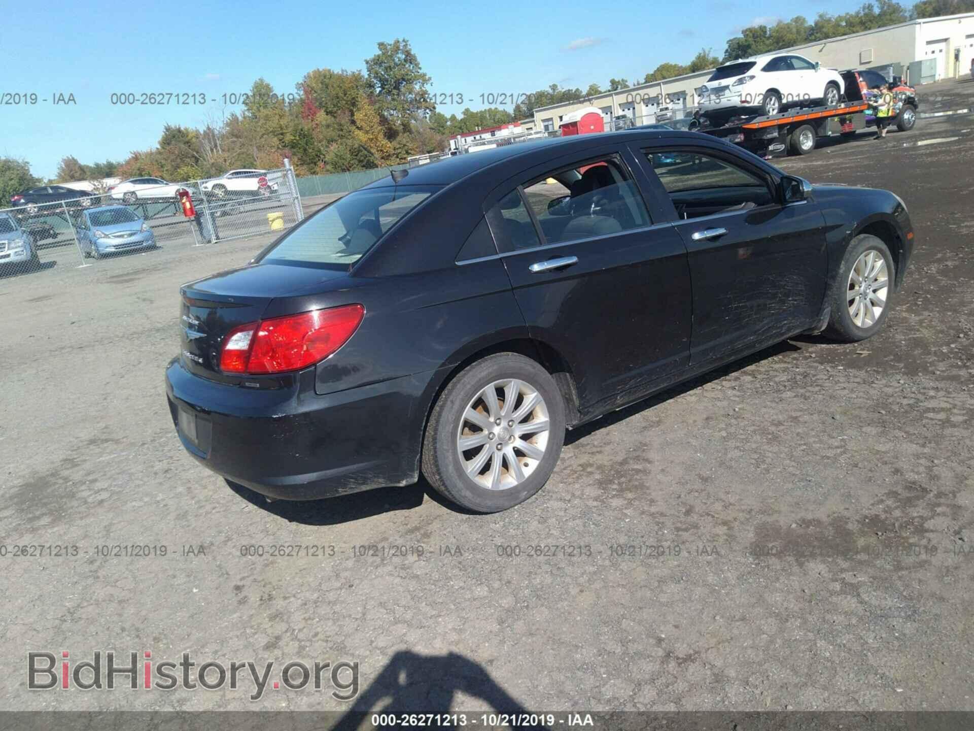 2010 CHRYSLER SEBRING - VIN: 1C3CC5FB0AN110596 - Фото 4
