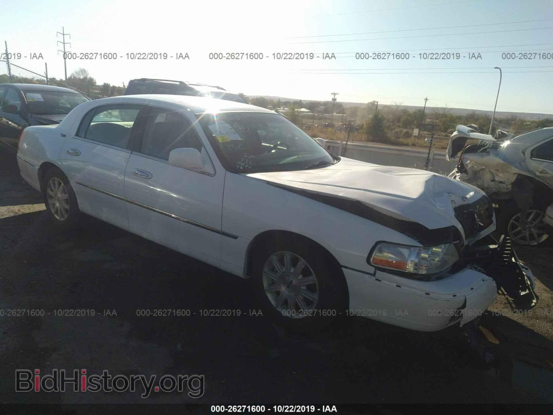 Фотография 2LNBL8CV1AX750401 - LINCOLN TOWN CAR 2010
