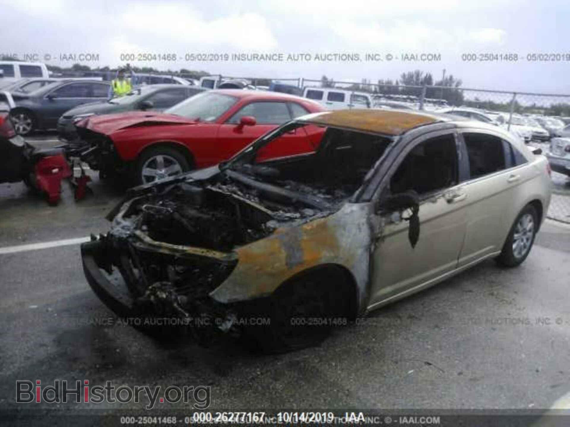 2010 CHRYSLER SEBRING - VIN: 1C3CC4FB1AN137817 - Фото 2
