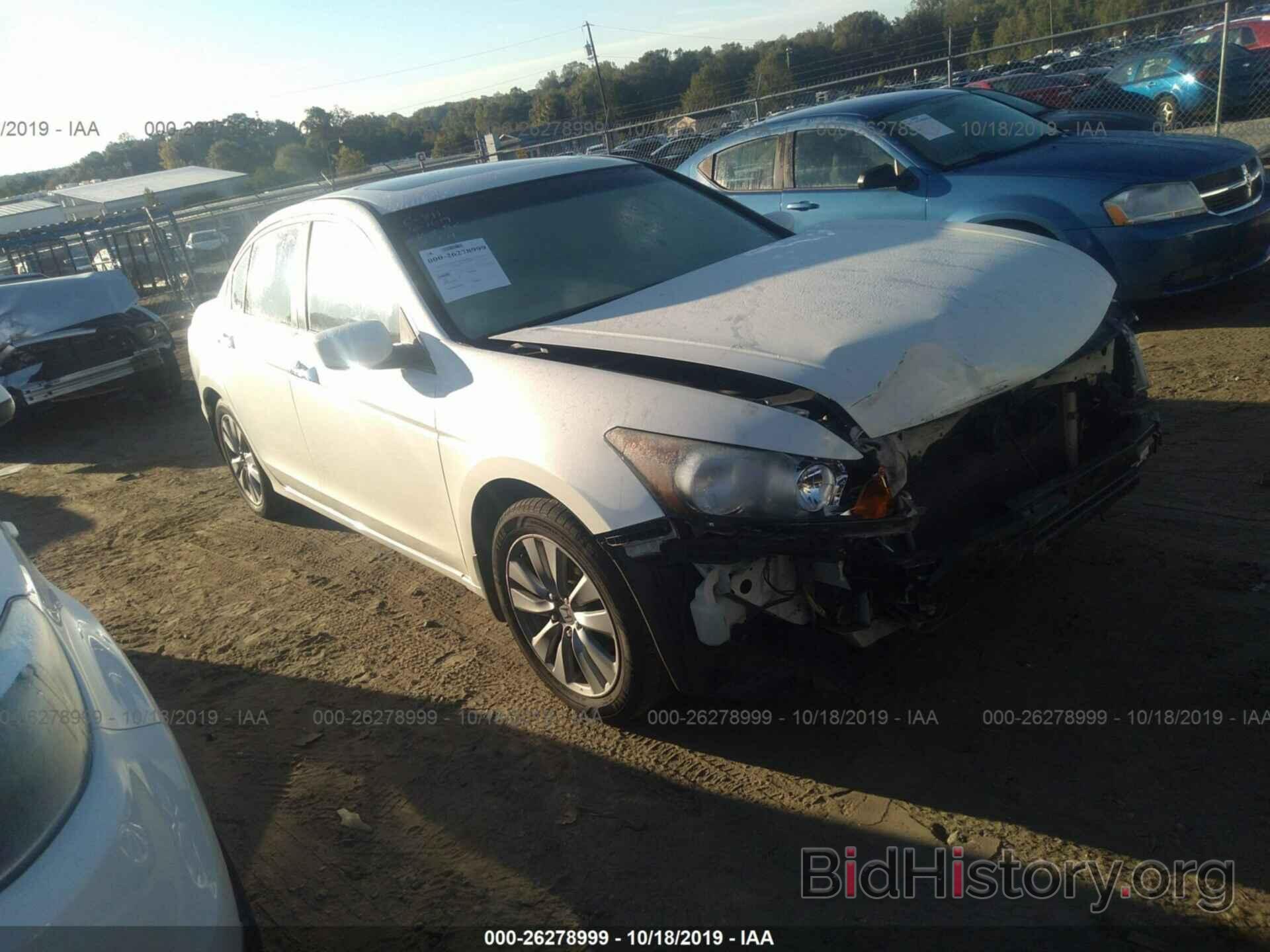 Photo 1HGCP3F89BA001718 - HONDA ACCORD 2011