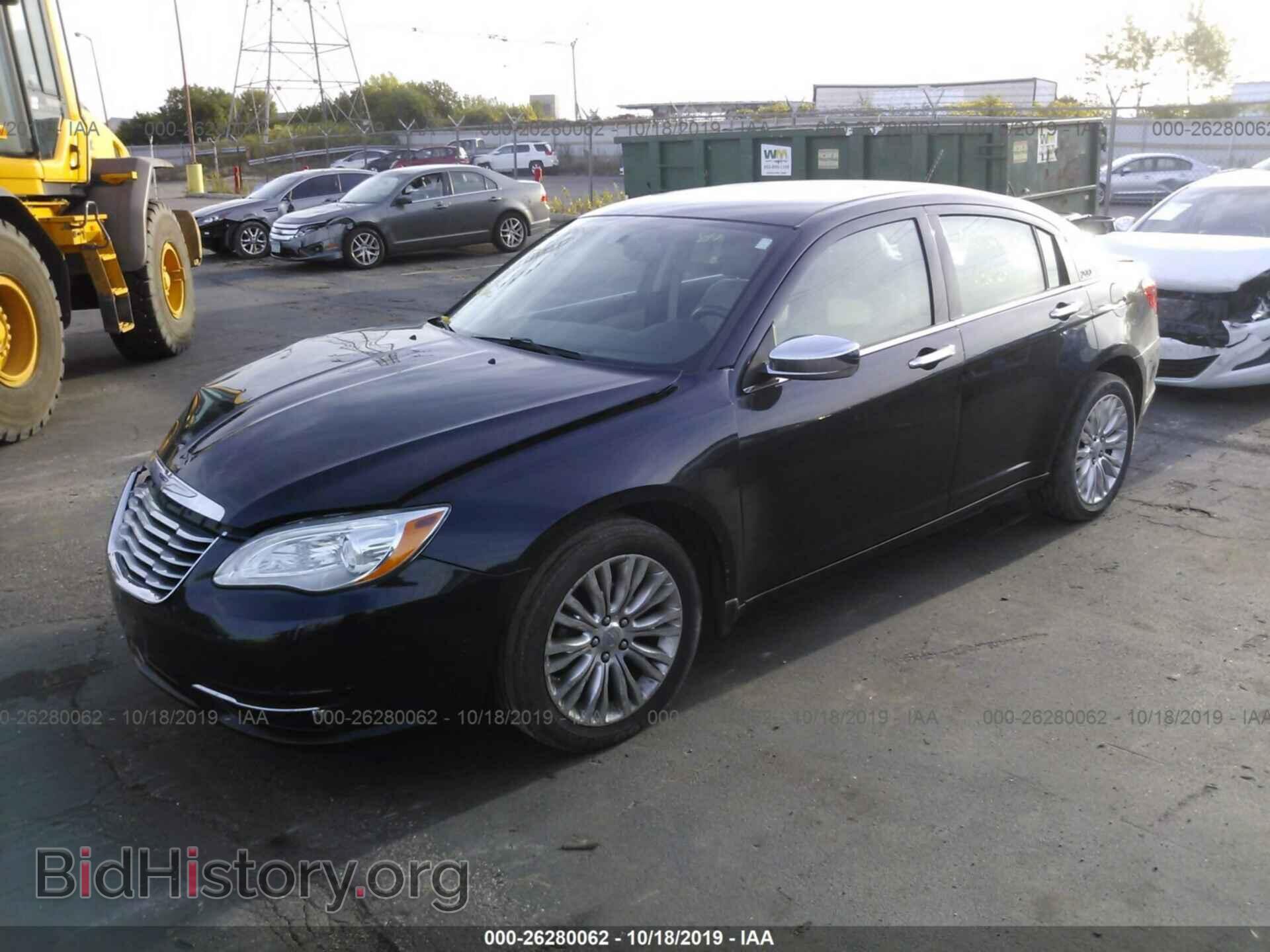 2011 CHRYSLER 200 - VIN: 1C3BC2FG7BN505995 - Фото 2