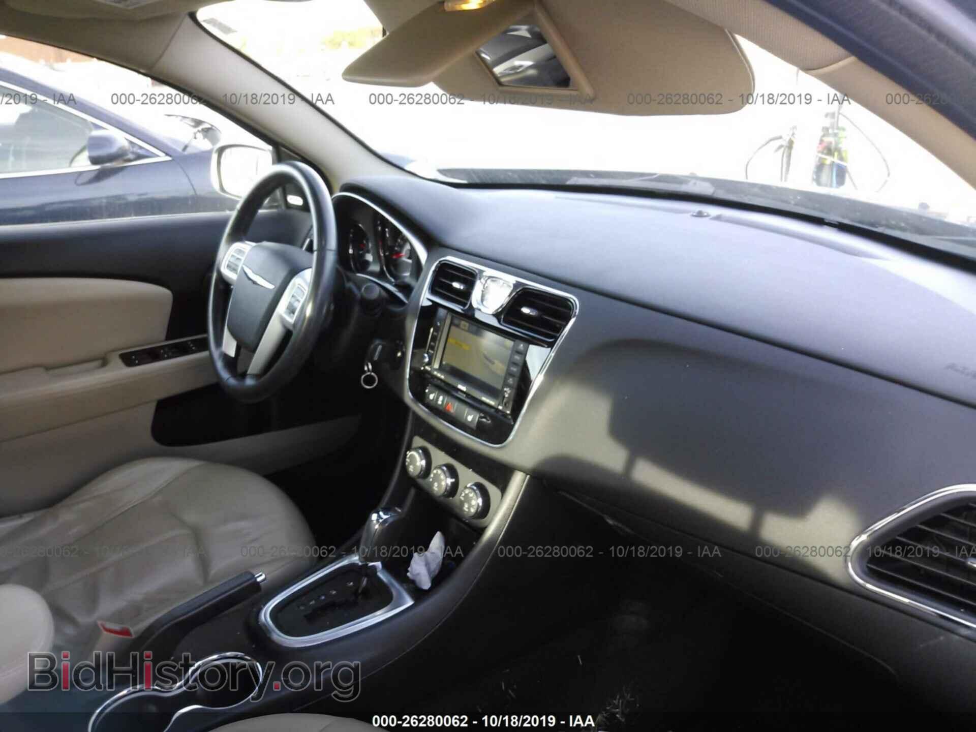 2011 CHRYSLER 200 - VIN: 1C3BC2FG7BN505995 - Фото 5