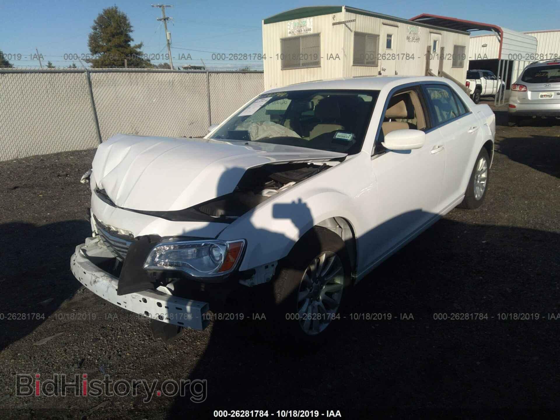 2014 CHRYSLER 300 - VIN: 2C3CCAAG5EH327507 - Фото 2