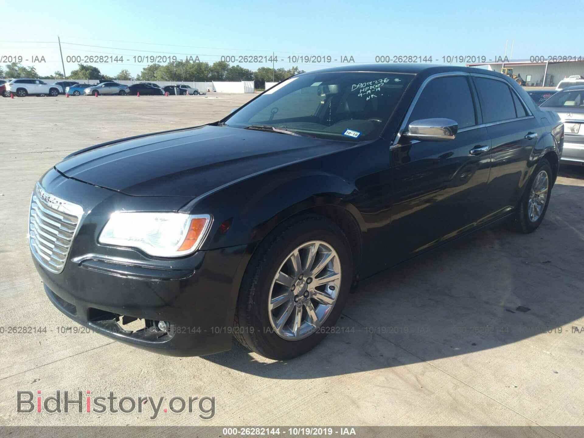 2014 CHRYSLER 300C - VIN: 2C3CCAET5EH118128 - Фото 2