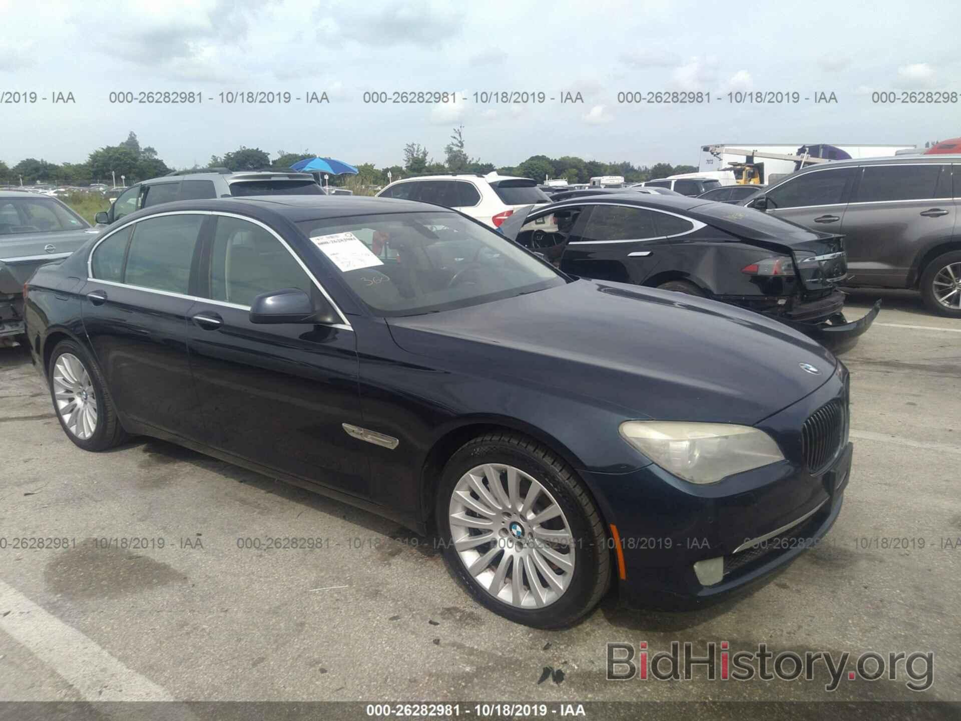 Photo WBAKC6C57CC396146 - BMW 750 2012