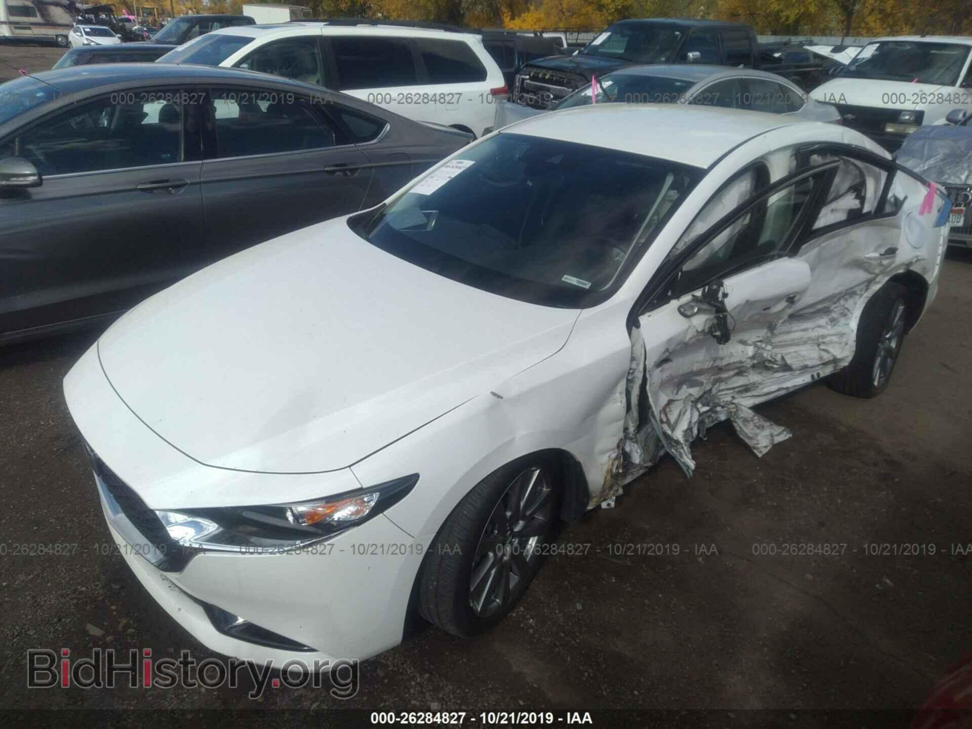 2019 MAZDA 3 - VIN: JM1BPBAM0K1124140 - Фото 2