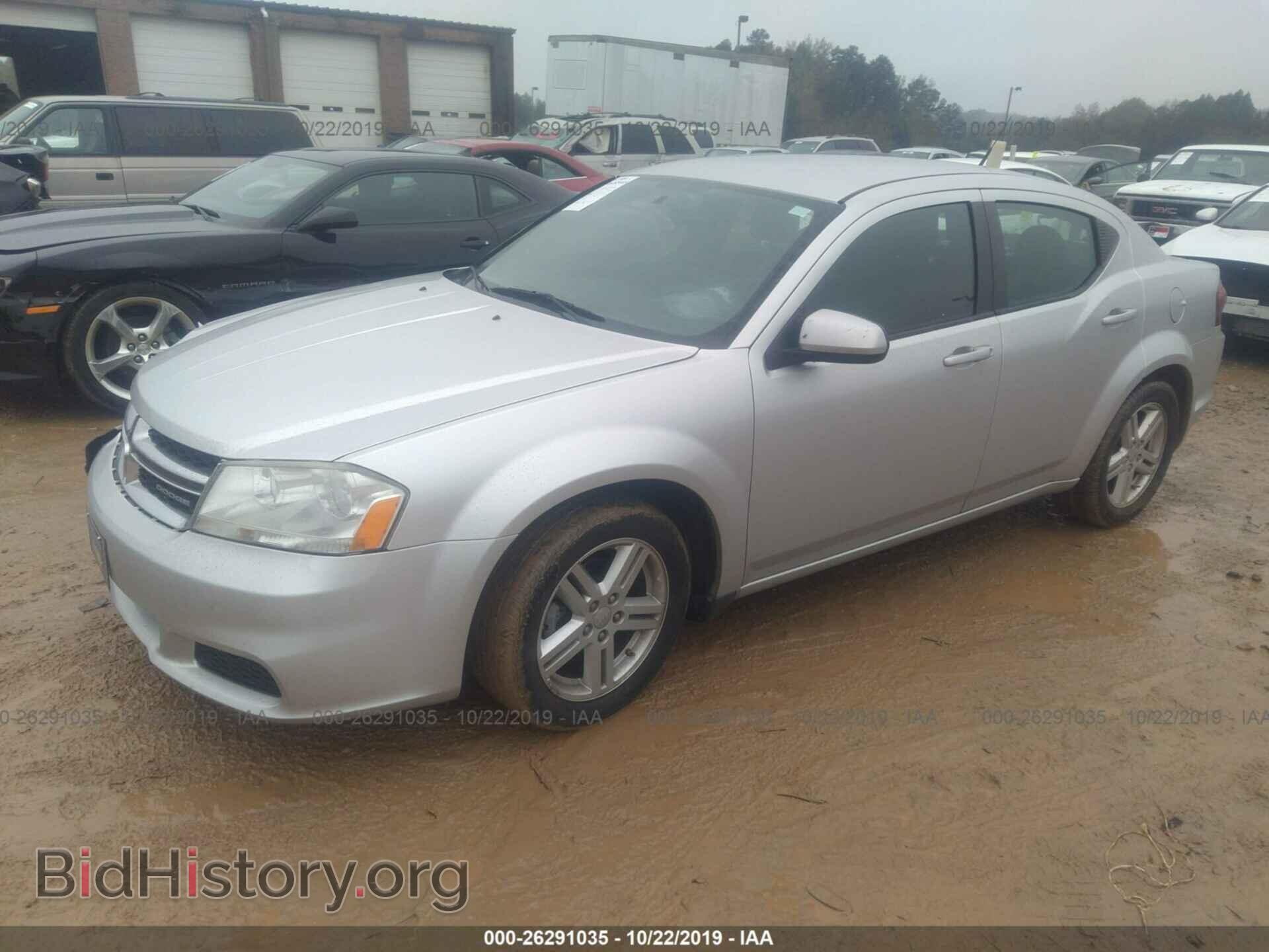 2011 Dodge Avenger - VIN: 1B3BD1FBXBN526557 - Фото 2