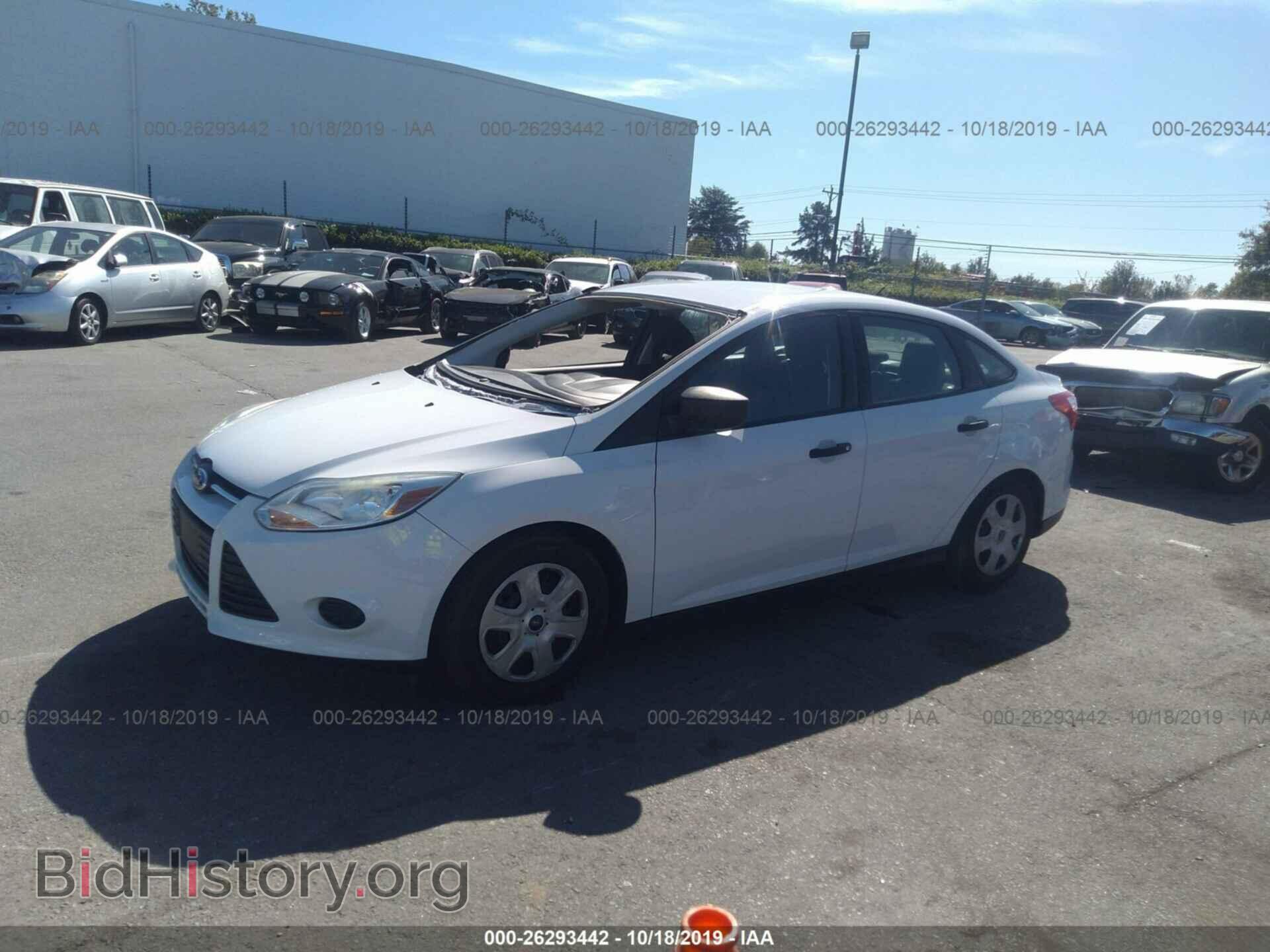 2014 Ford Focus - VIN: 1FADP3E2XEL277887 - Photo 2