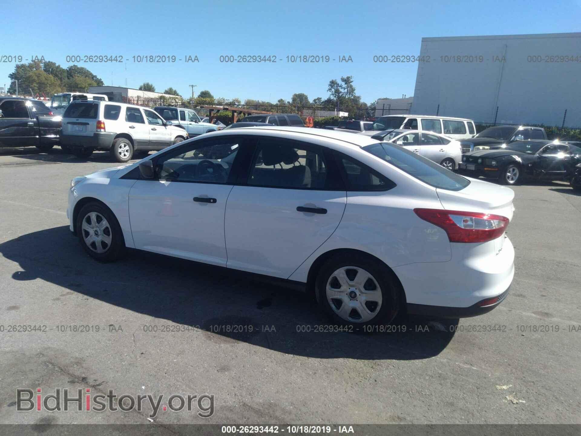 2014 Ford Focus - VIN: 1FADP3E2XEL277887 - Photo 3