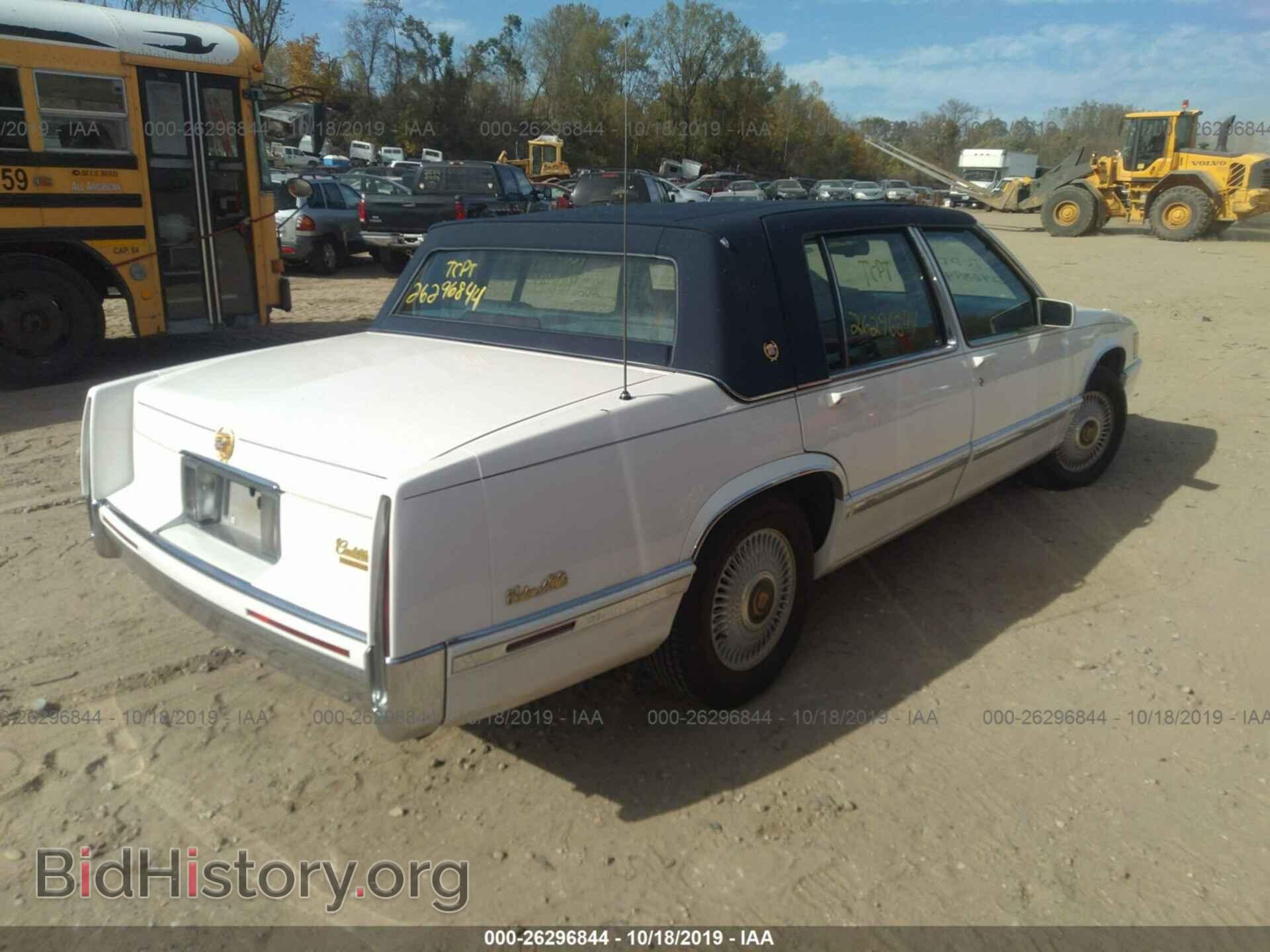 1992 CADILLAC DEVILLE - VIN: 1G6CD53B1N4299710 - Photo 4