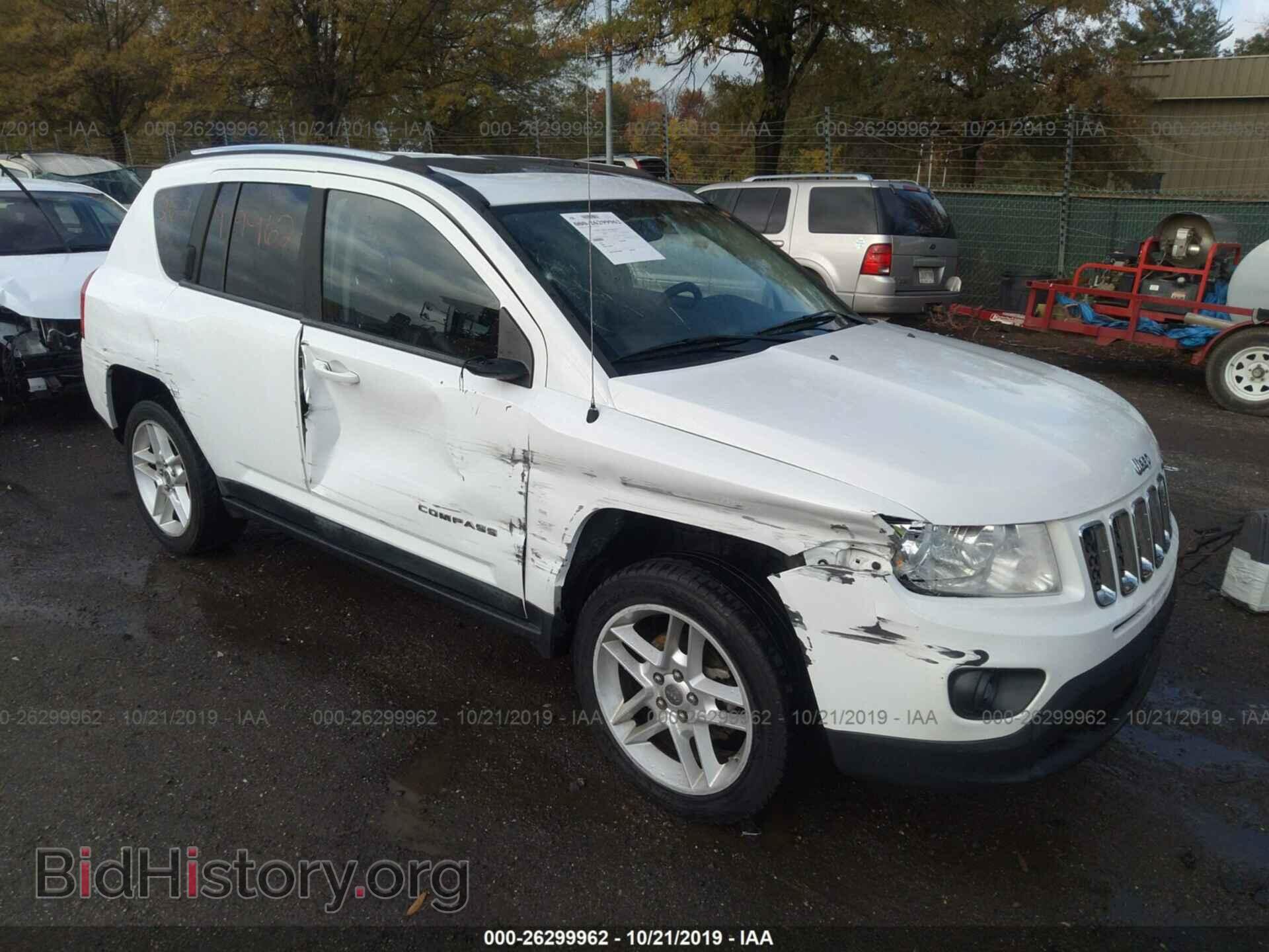 Photo 1J4NF5FB9BD164119 - JEEP COMPASS 2011