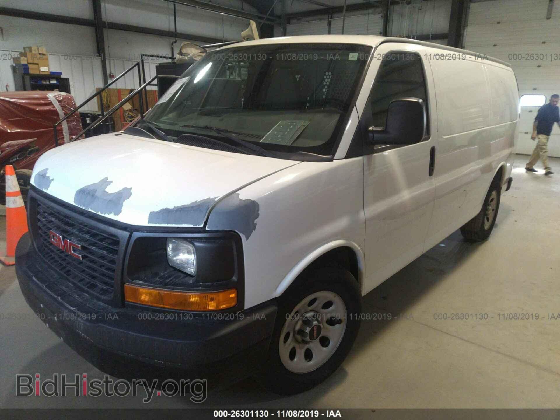 2011 GMC SAVANA - VIN: 1GTS8AF41B1176165 - Фото 2