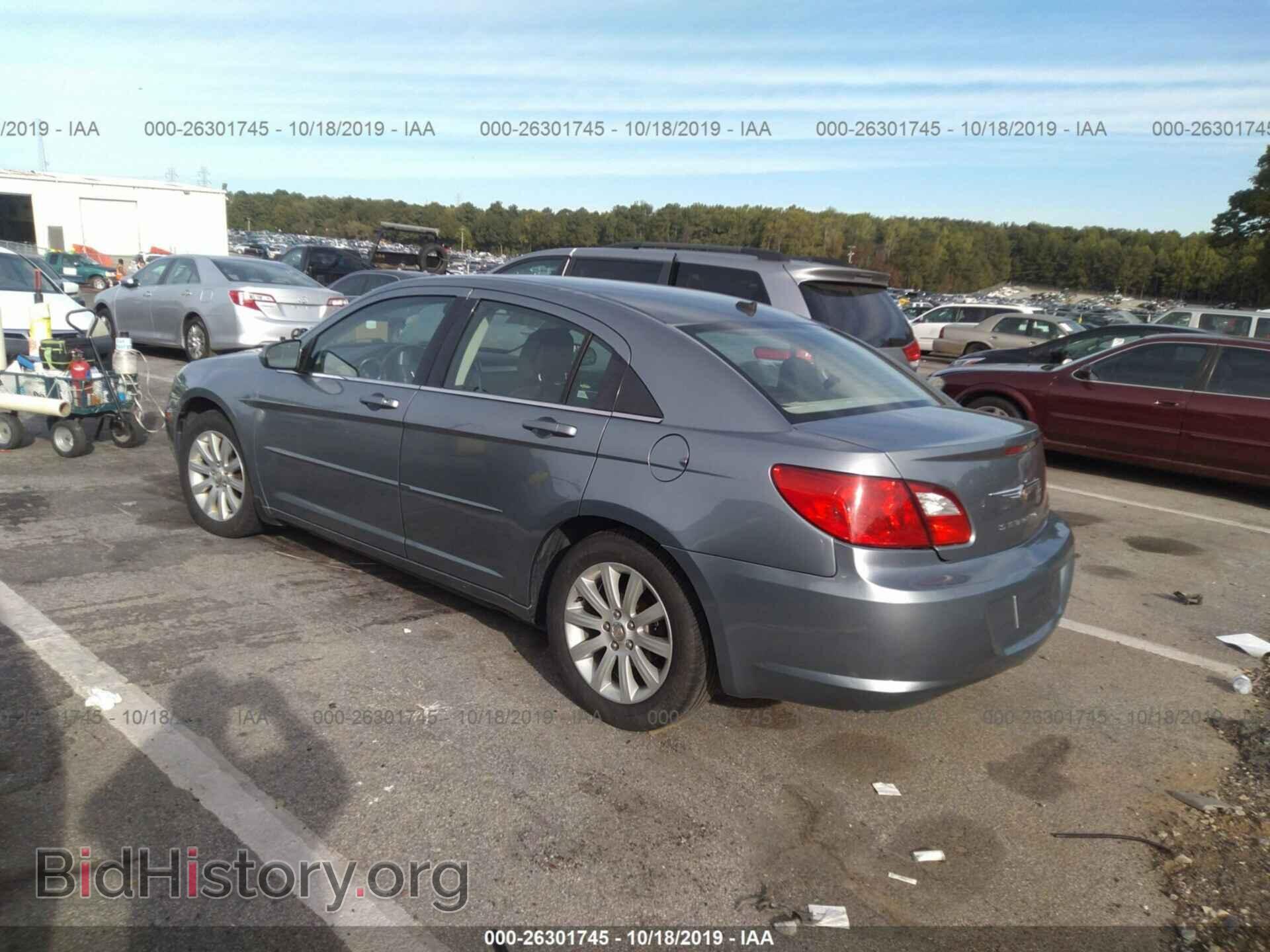 2010 CHRYSLER SEBRING - VIN: 1C3CC5FD6AN194781 - Фото 3