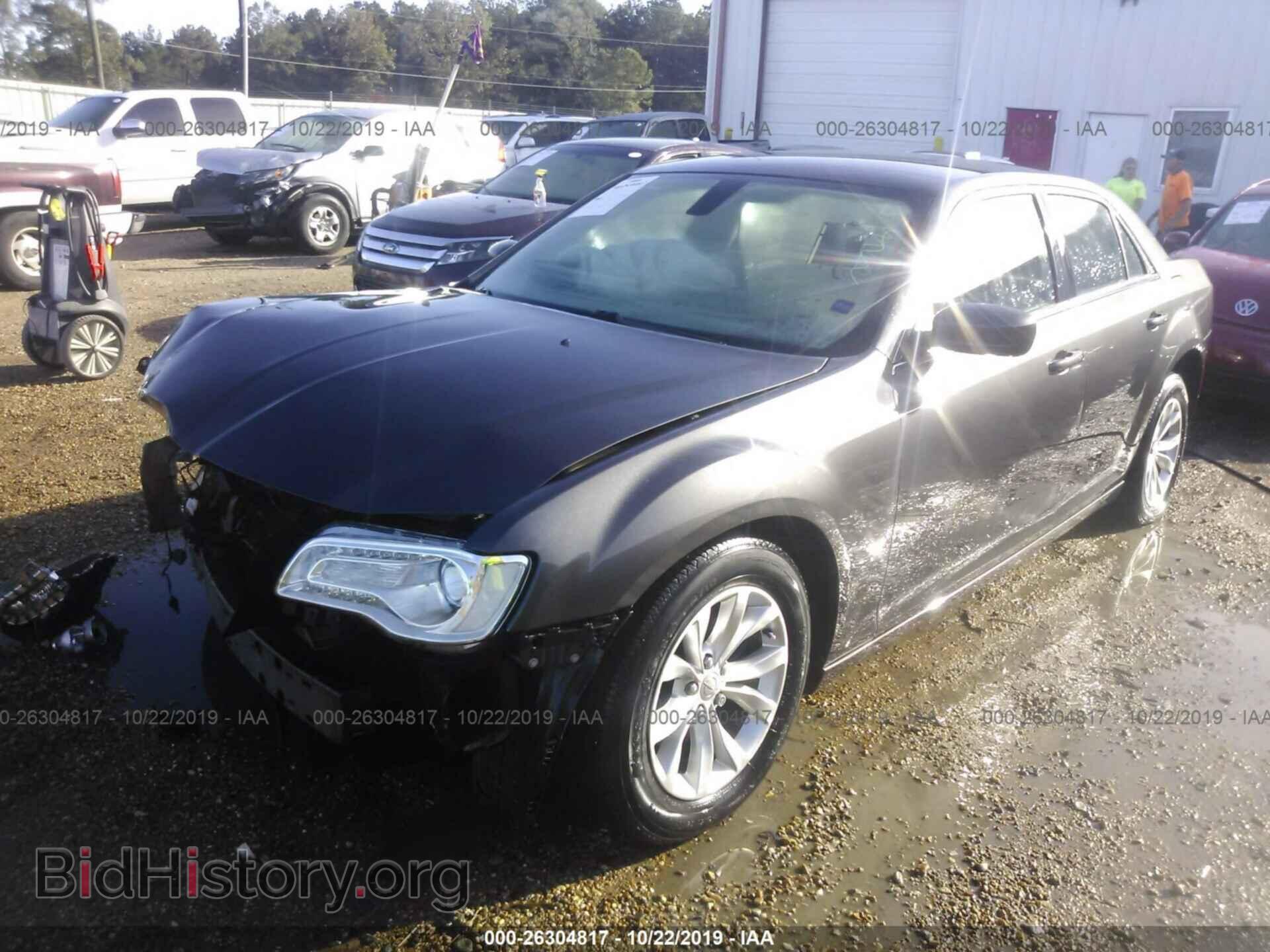 2015 CHRYSLER 300 - VIN: 2C3CCAAGXFH921978 - Фото 2