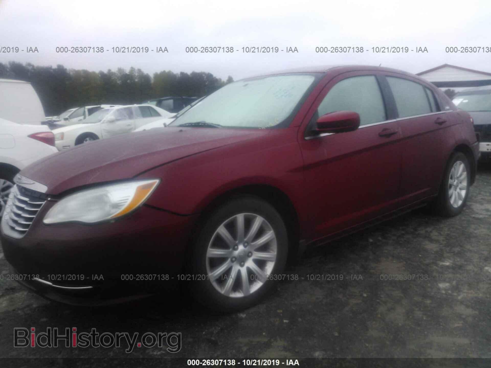 2013 CHRYSLER 200 - VIN: 1C3CCBBG1DN678327 - Фото 2