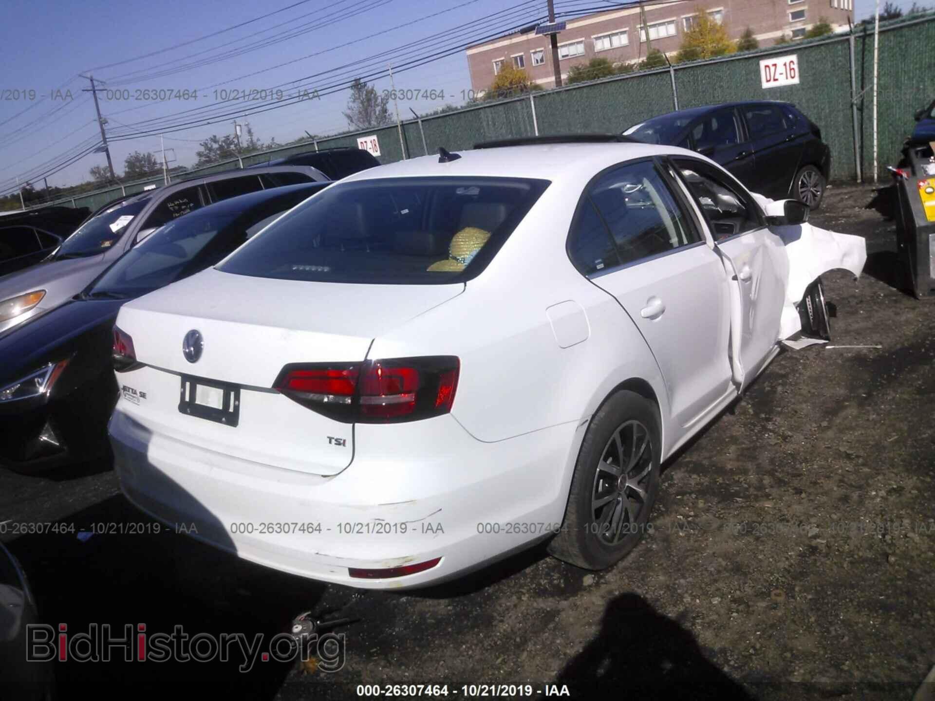 2017 VOLKSWAGEN JETTA - VIN: 3VWDB7AJ0HM407298 - Photo 4