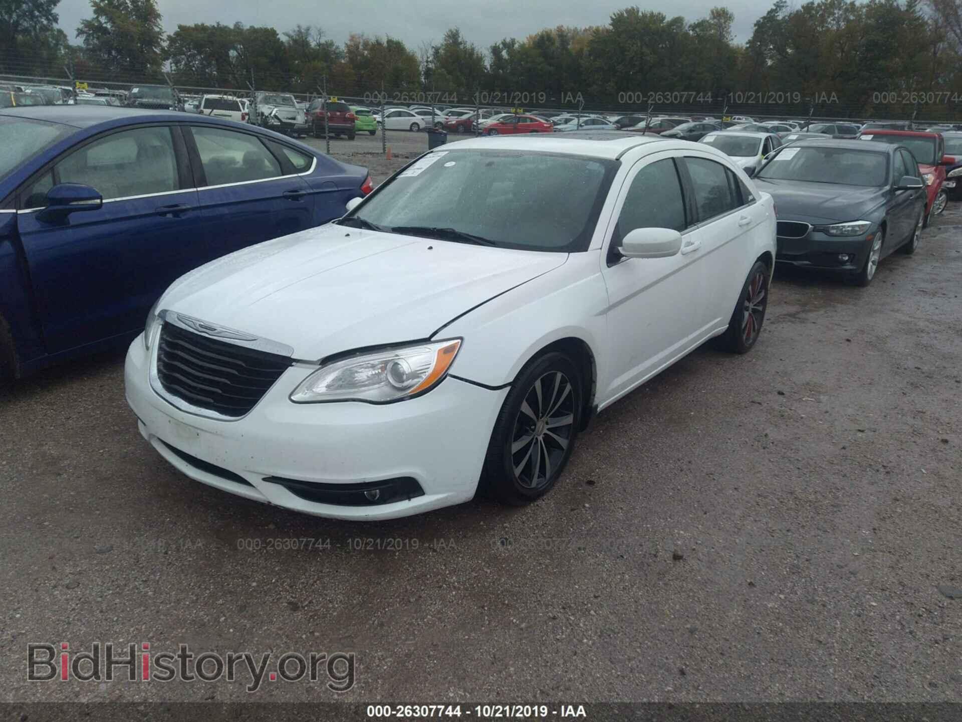 2013 CHRYSLER 200 - VIN: 1C3CCBCG7DN520976 - Photo 2