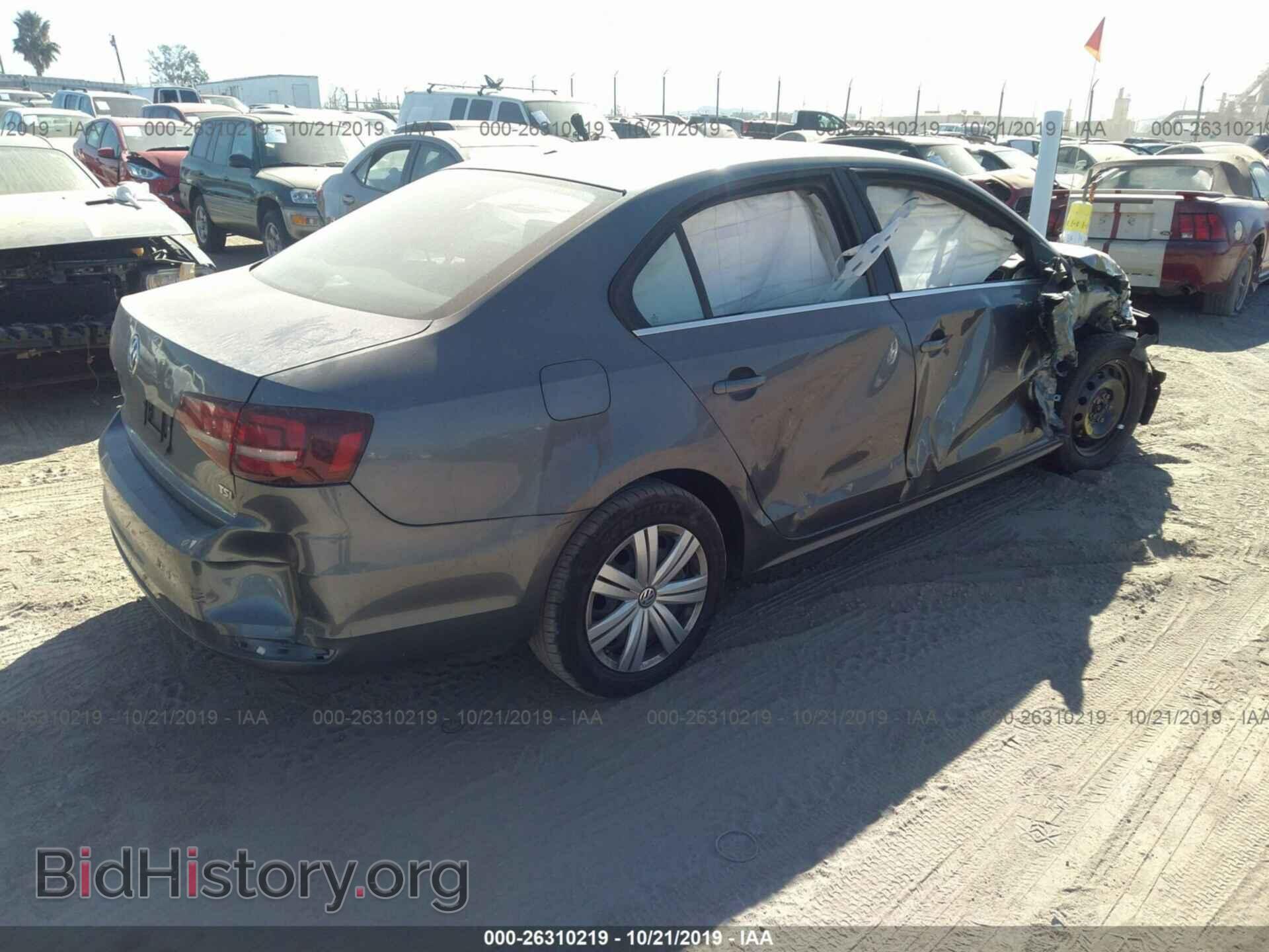 2017 VOLKSWAGEN JETTA - VIN: 3VW2B7AJ9HM298024 - Photo 4