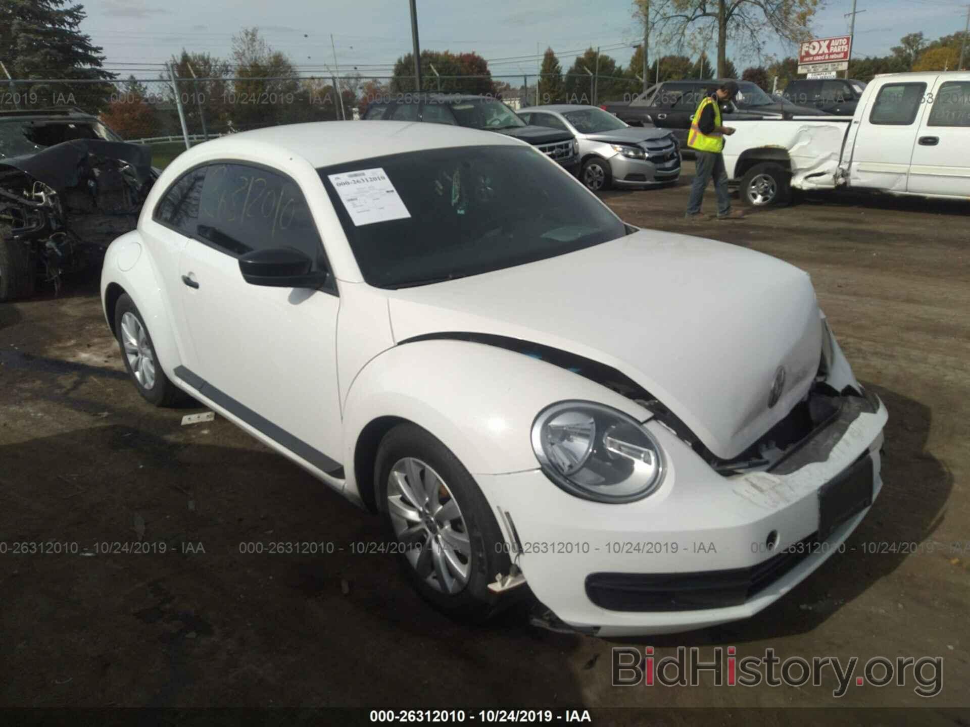 Фотография 3VWFP7AT7DM636096 - VOLKSWAGEN BEETLE 2013