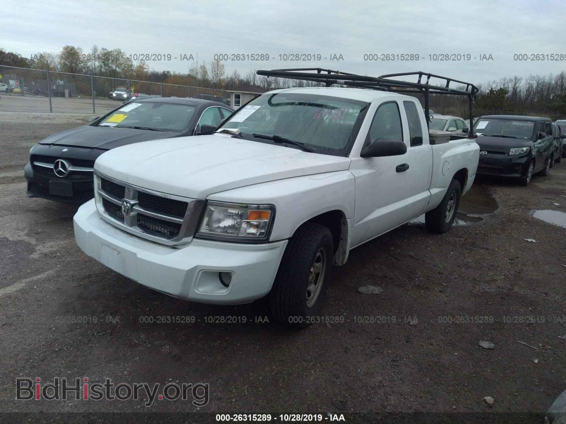 2011 DODGE DAKOTA - VIN: 1D7RE2BKXBS687441 - Фото 2