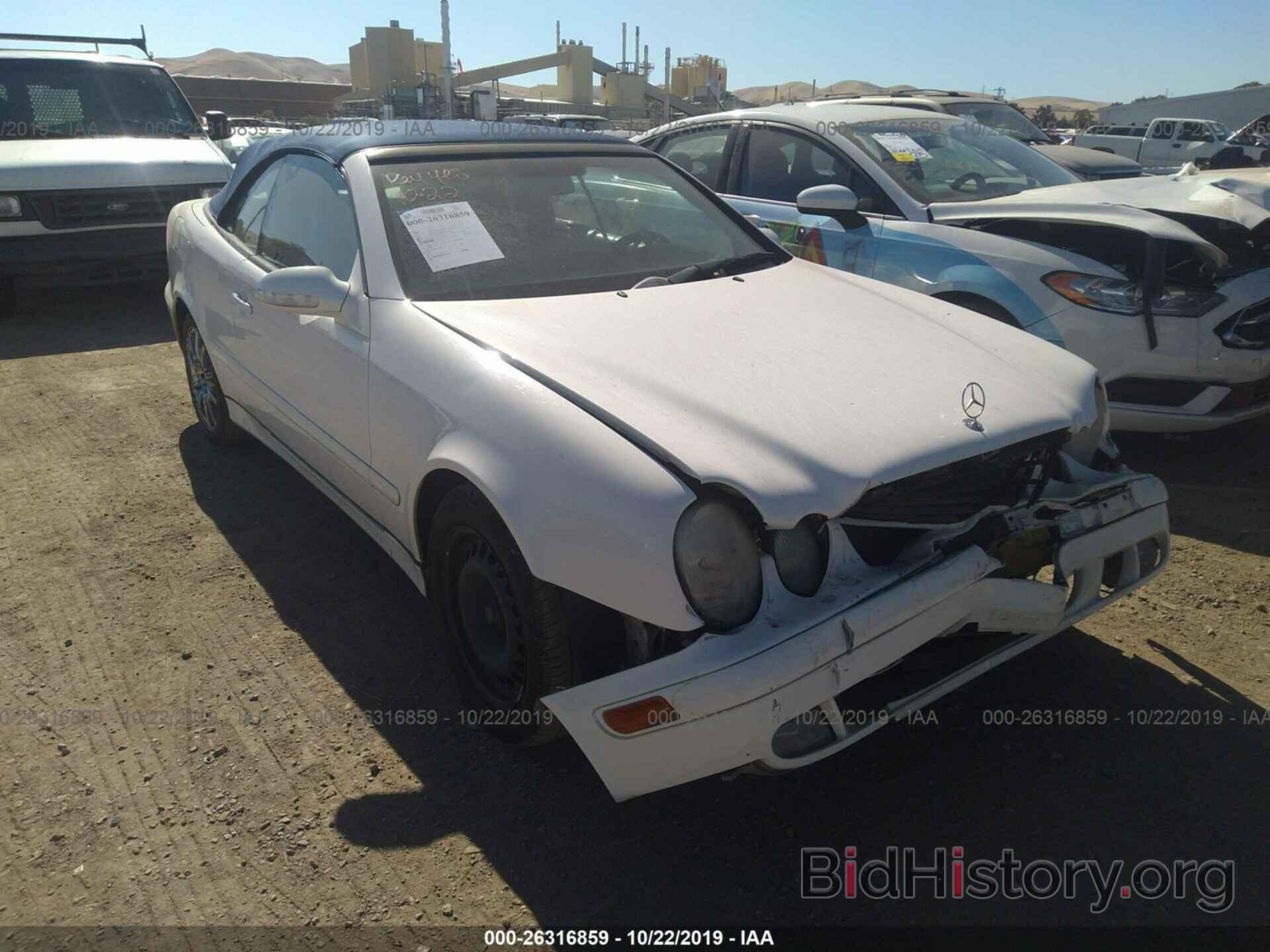 Photo WDBLK65GX2T128536 - MERCEDES-BENZ CLK 2002