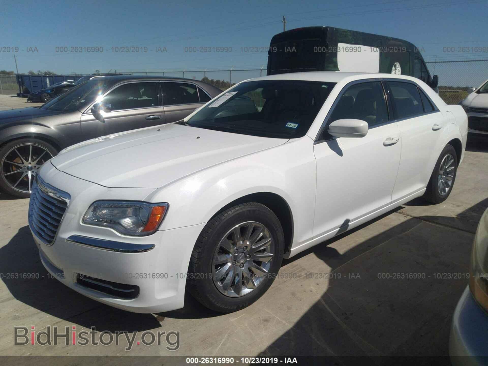2014 CHRYSLER 300 - VIN: 2C3CCAAGXEH378047 - Фото 2