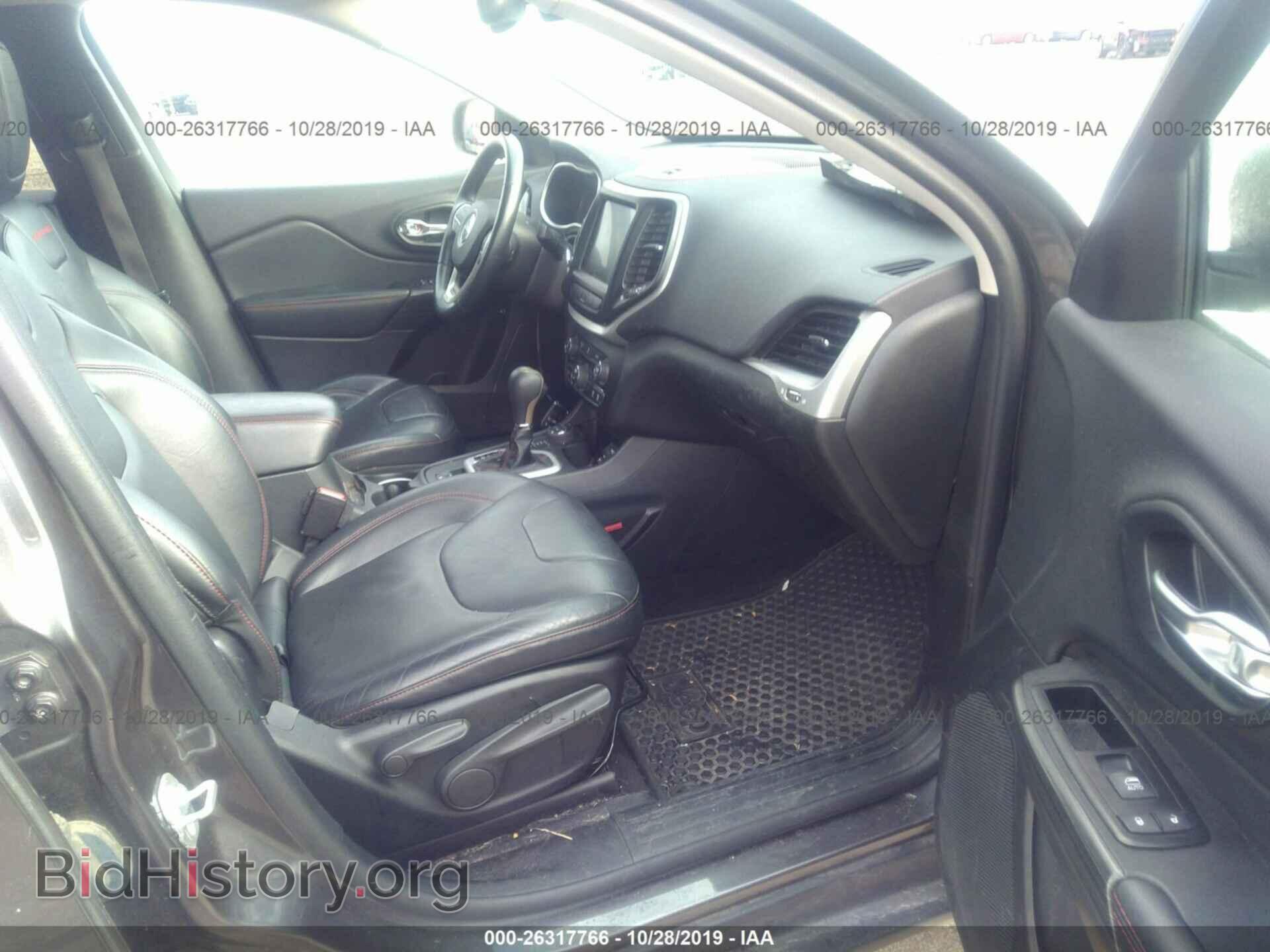 2014 Jeep Cherokee - VIN: 1C4PJMBS8EW180463 - Photo 5