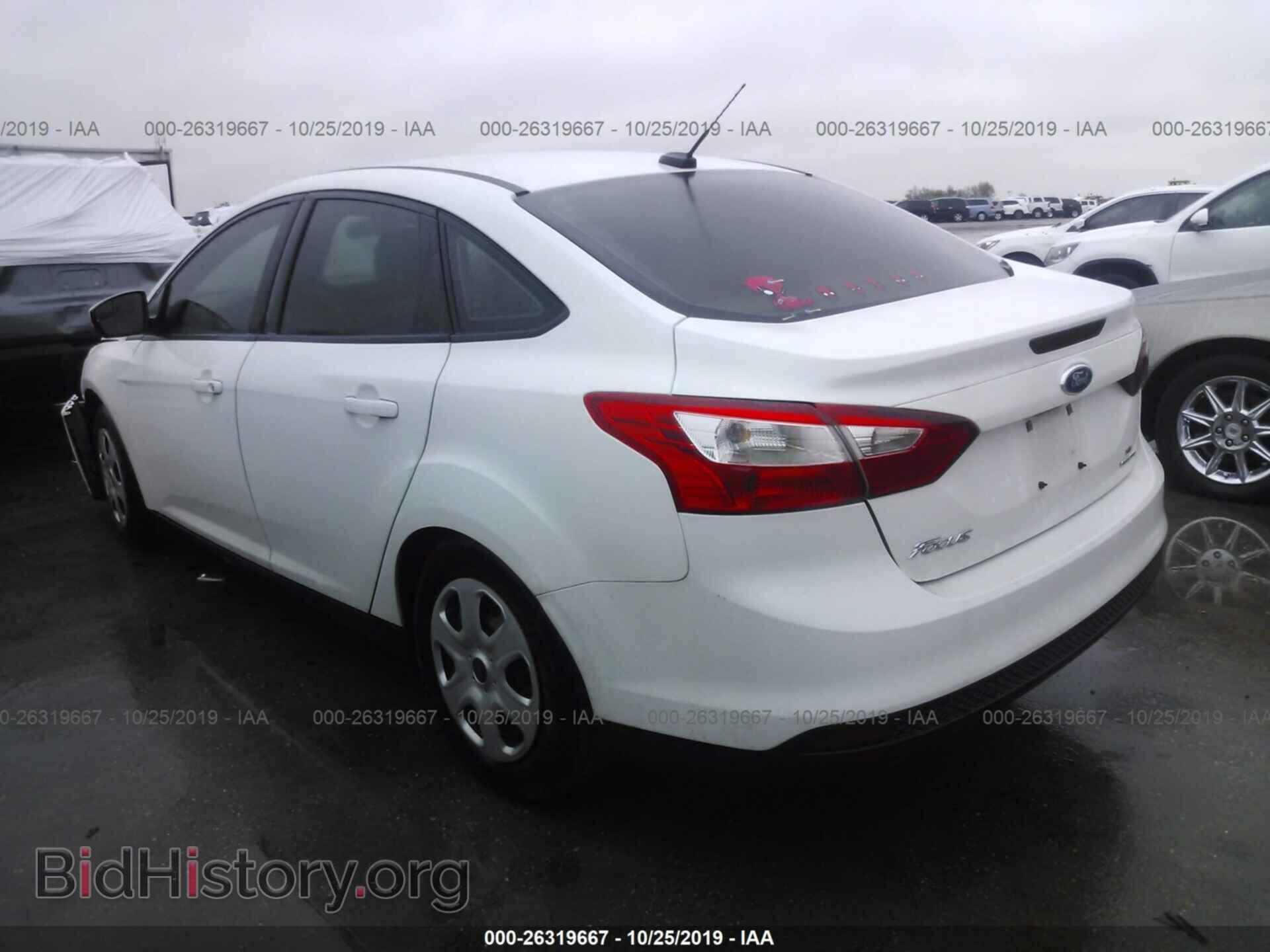 2014 Ford Focus - VIN: 1FADP3F26EL130058 - Photo 3