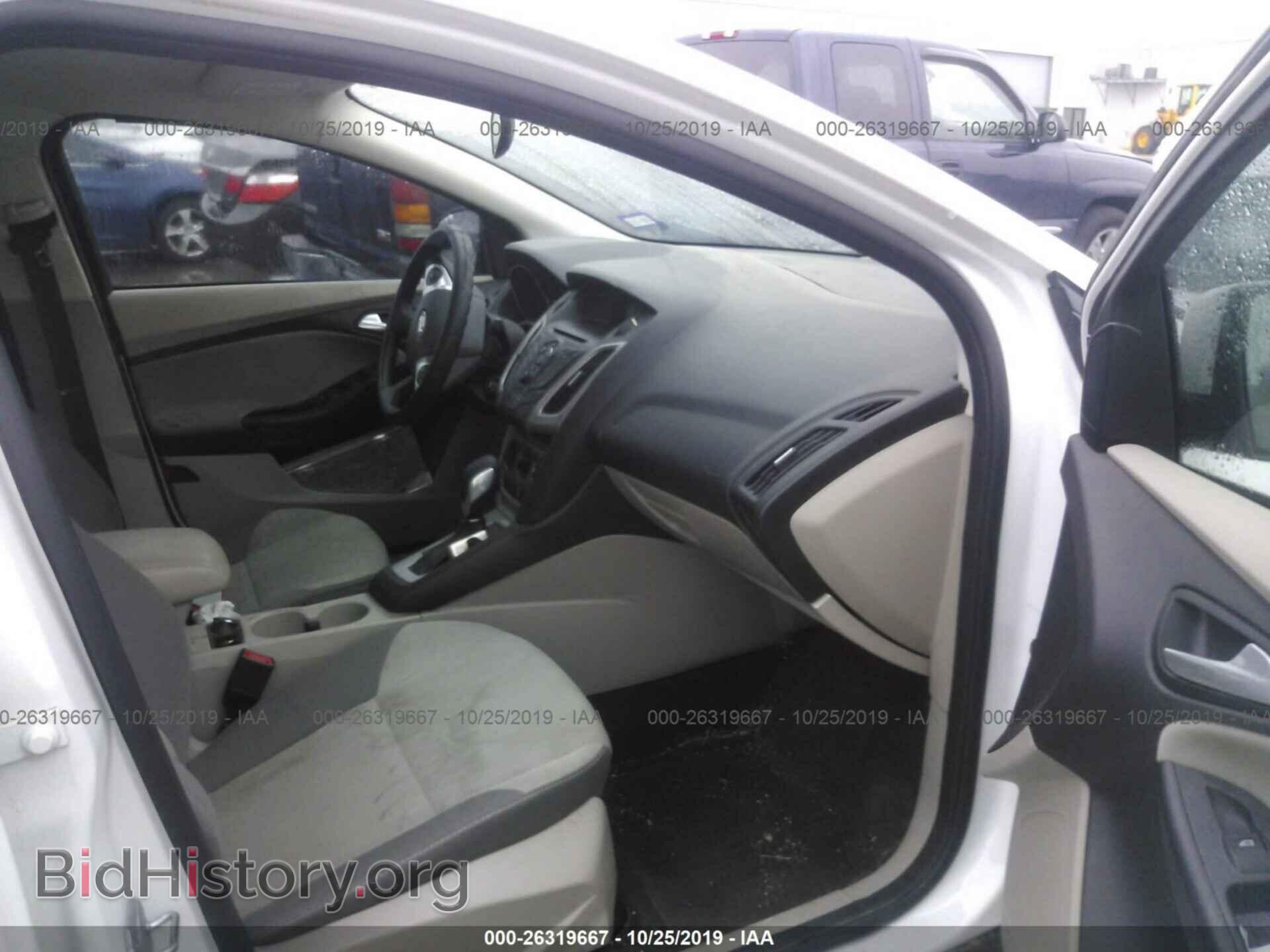 2014 Ford Focus - VIN: 1FADP3F26EL130058 - Photo 5