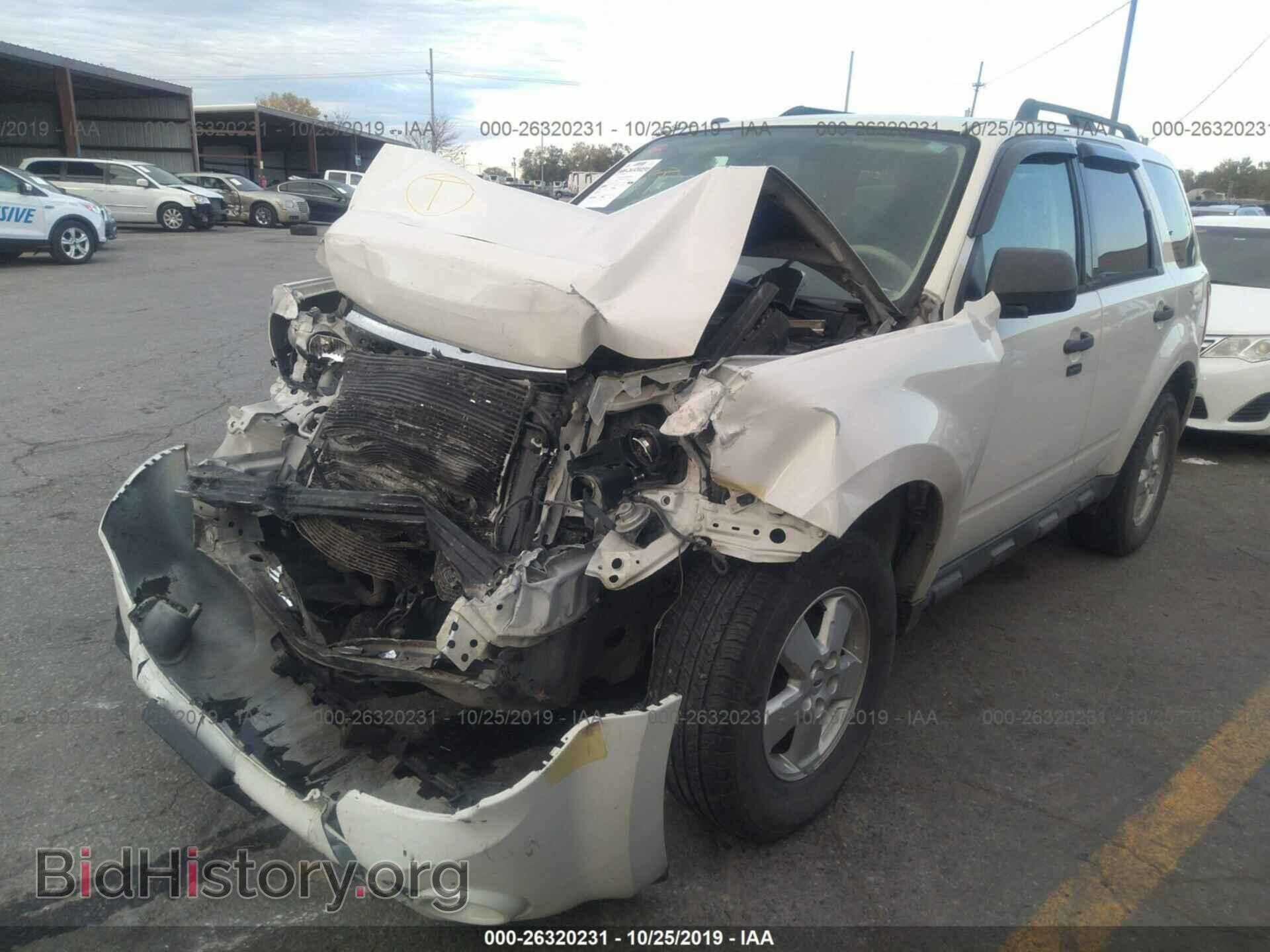 2009 FORD ESCAPE - VIN: 1FMCU03739KB11357 - Фото 2