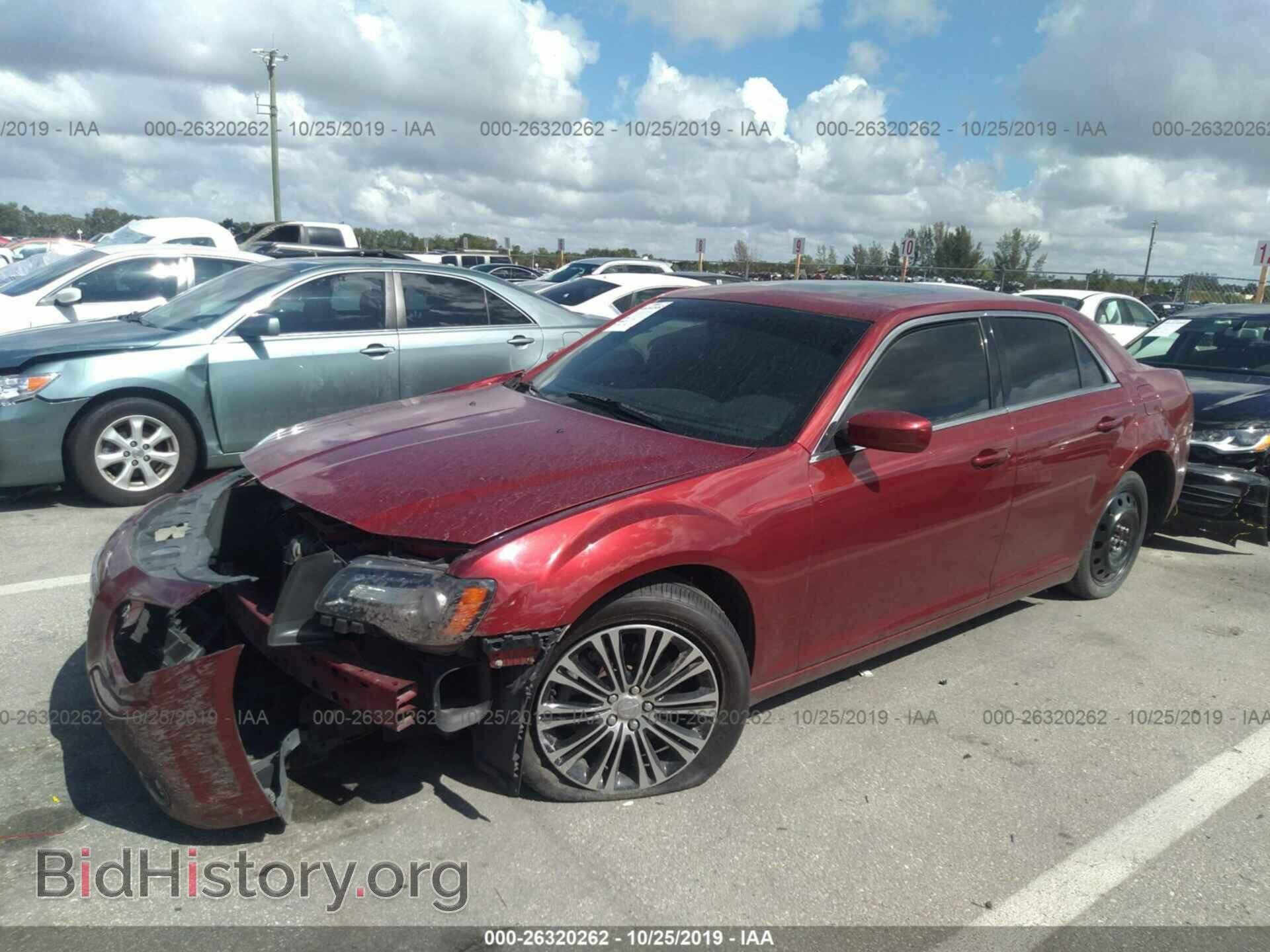2014 CHRYSLER 300 - VIN: 2C3CCAGG5EH207407 - Фото 2