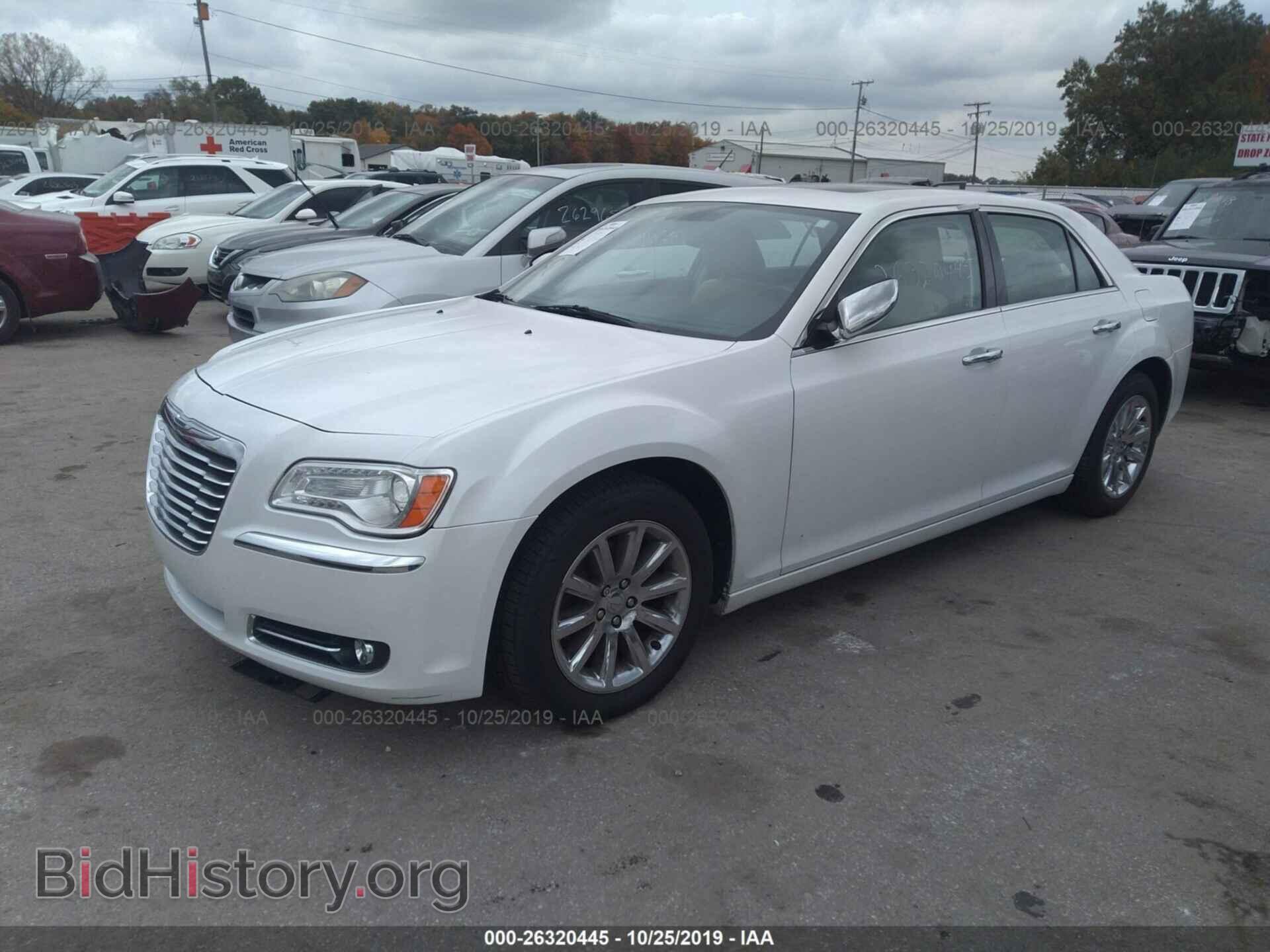 2011 CHRYSLER 300 - VIN: 2C3CA5CG2BH564204 - Photo 2