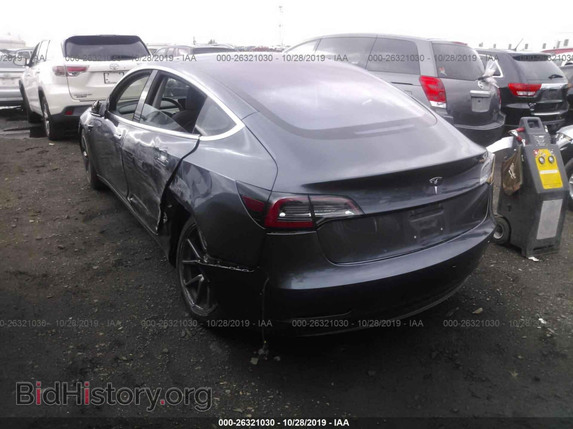 2018 Tesla Model 3 - VIN: 5YJ3E1EA2JF018802 - Photo 3