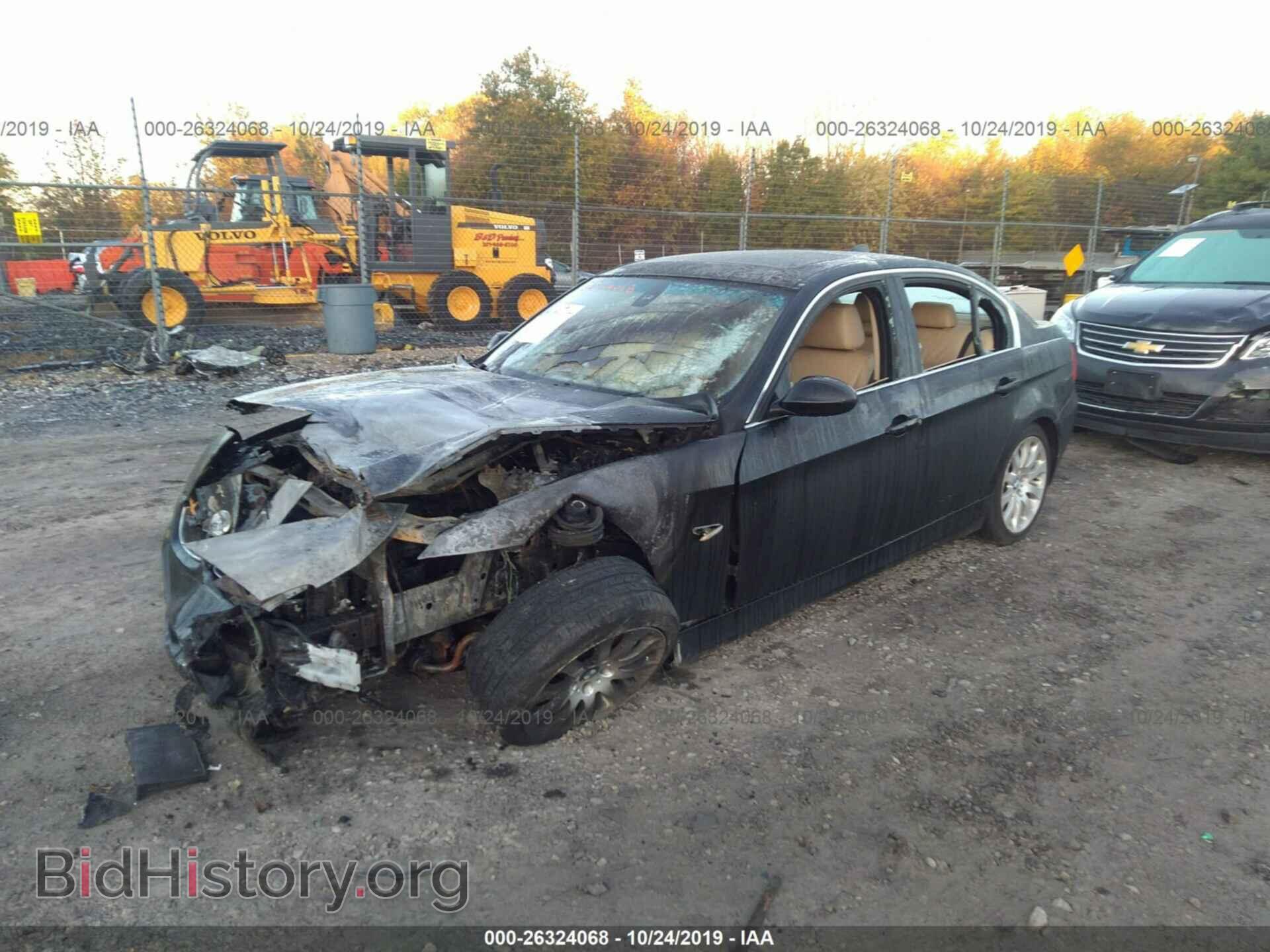 2006 BMW 330 - VIN: WBAVD33516KV67864 - Фото 2