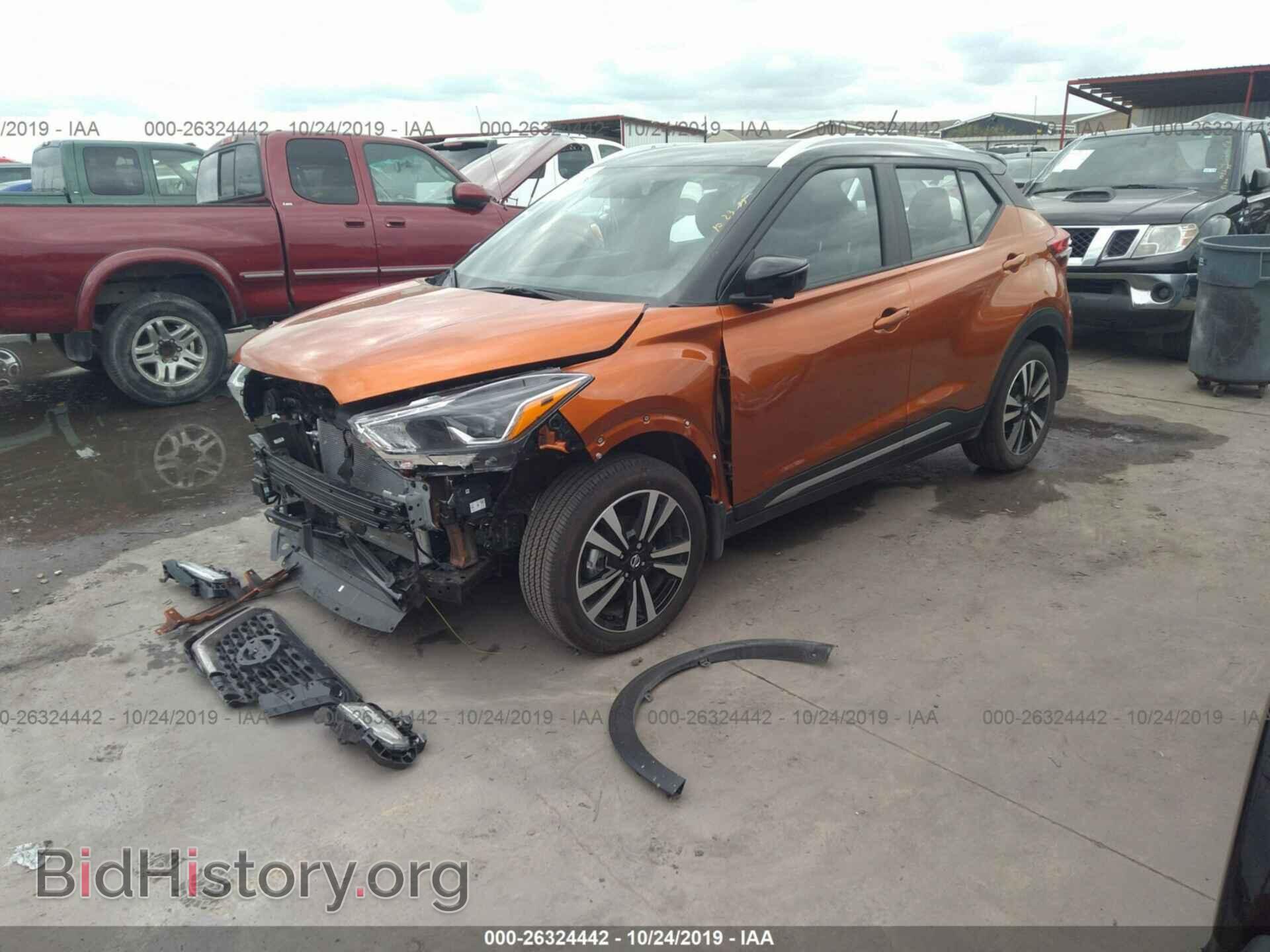 2019 NISSAN KICKS - VIN: 3N1CP5CU3KL556879 - Фото 2
