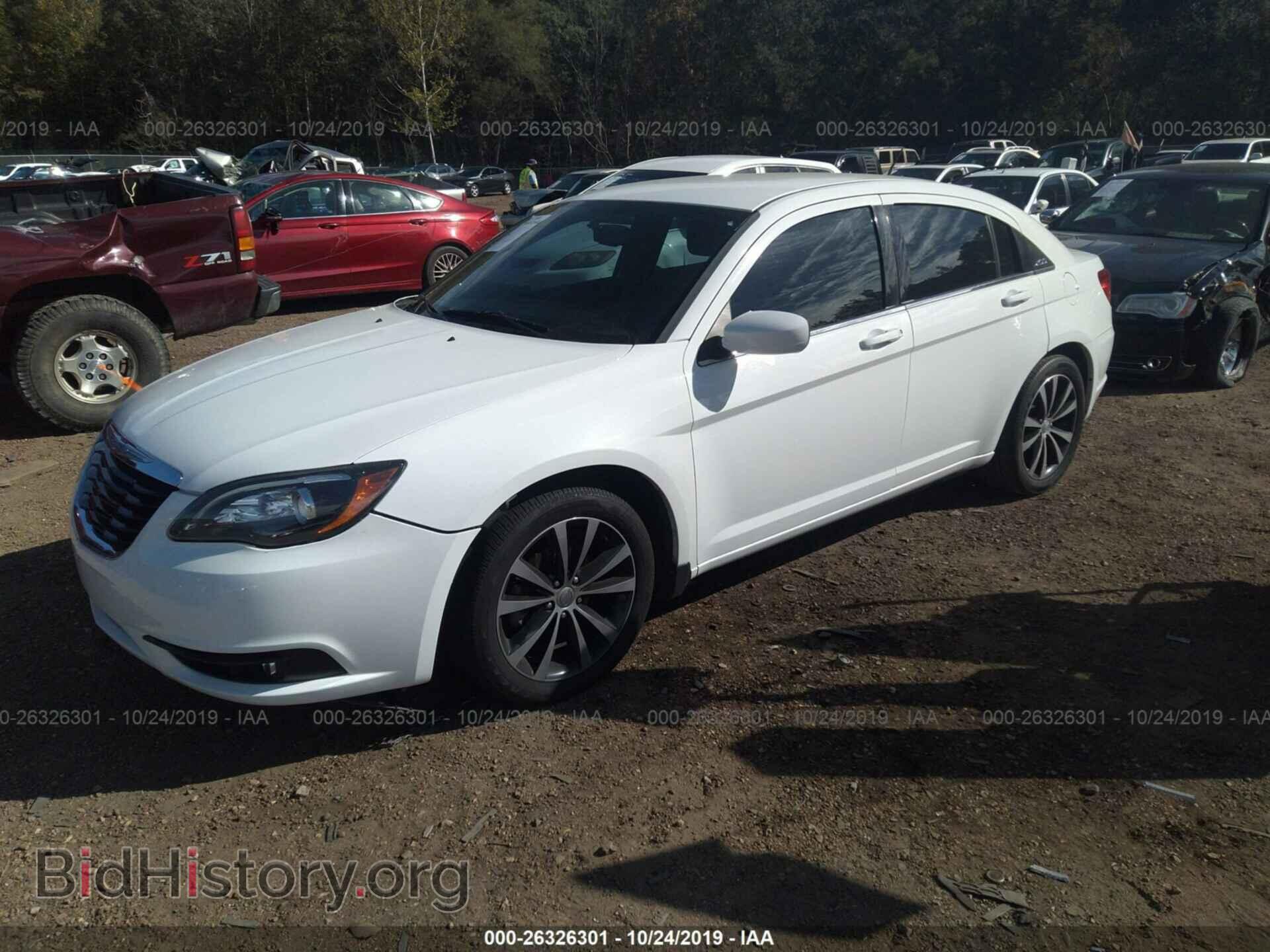 2013 CHRYSLER 200 - VIN: 1C3CCBBB7DN597465 - Фото 2