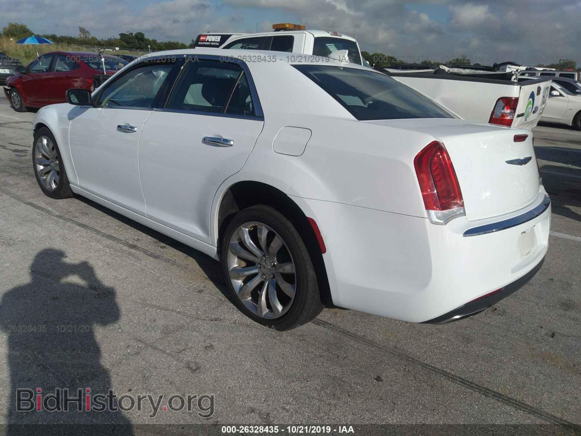 2019 CHRYSLER 300 - VIN: 2C3CCAEG7KH536415 - Фото 3