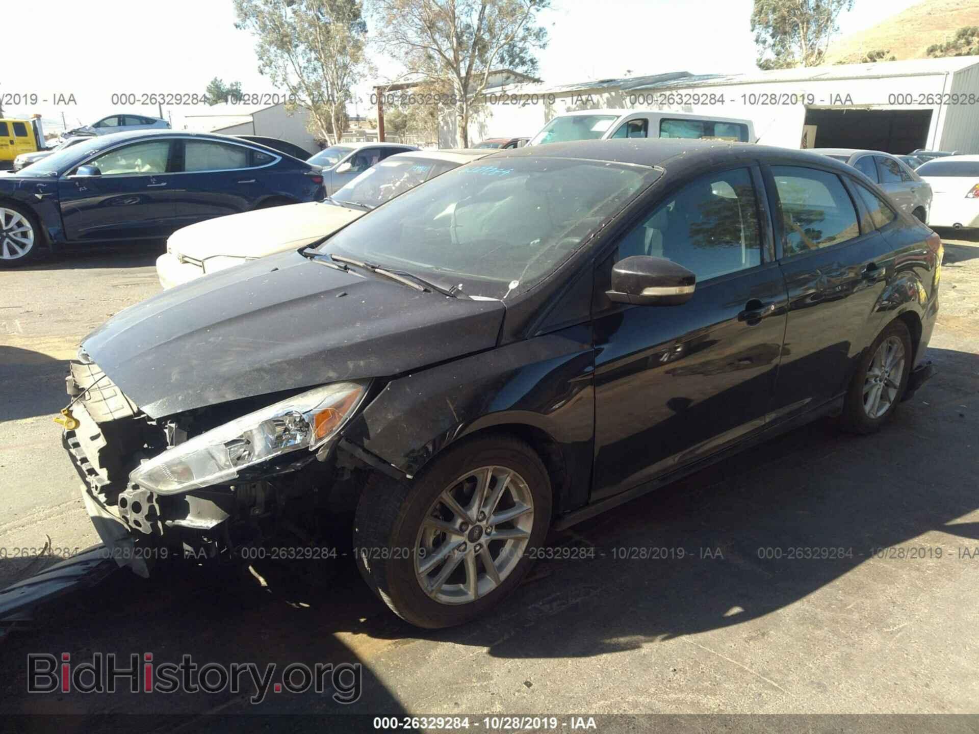 2015 Ford Focus - VIN: 1FADP3F2XFL221044 - Фото 2
