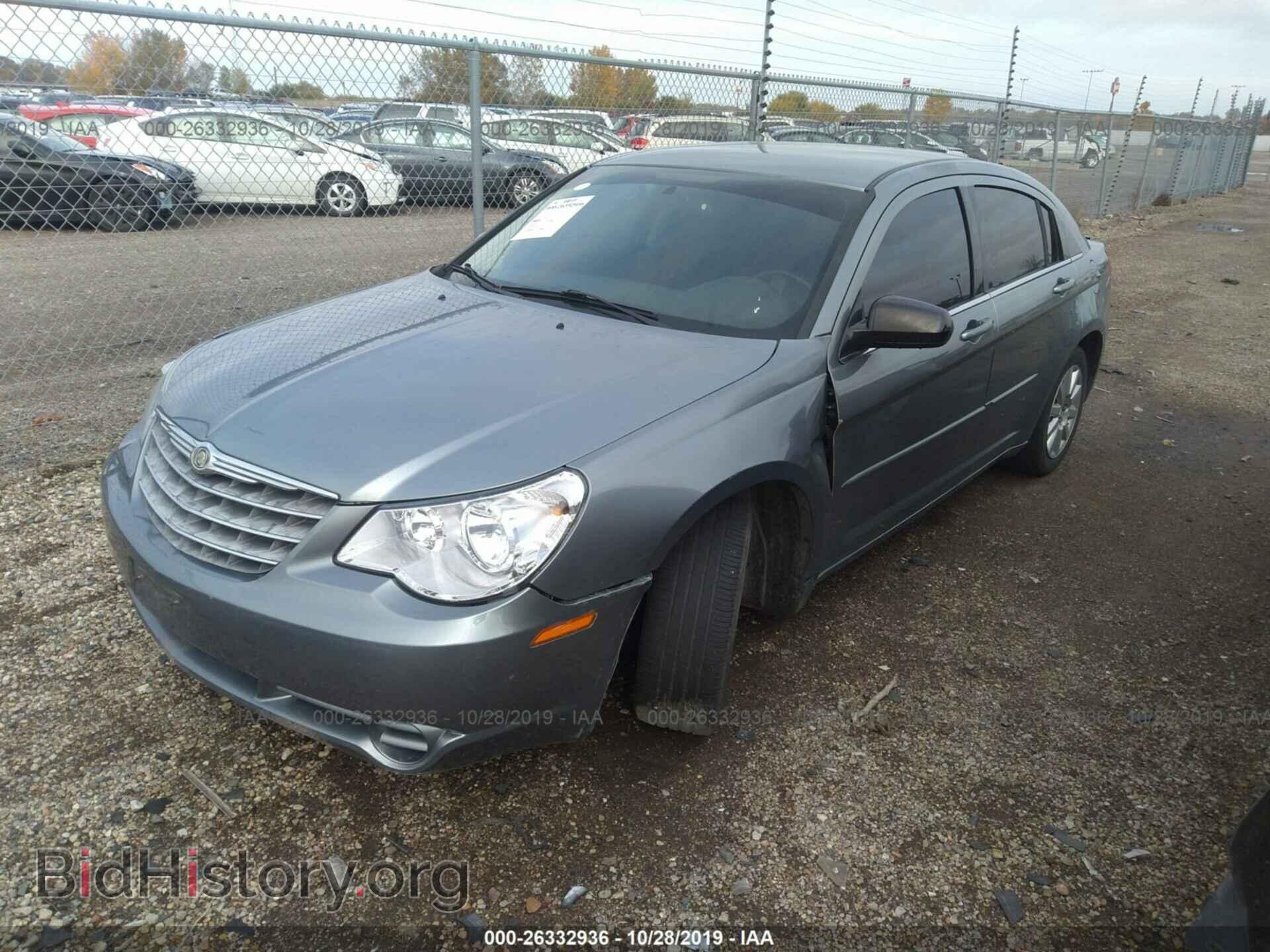 2010 CHRYSLER SEBRING - VIN: 1C3CC4FB1AN176357 - Фото 2