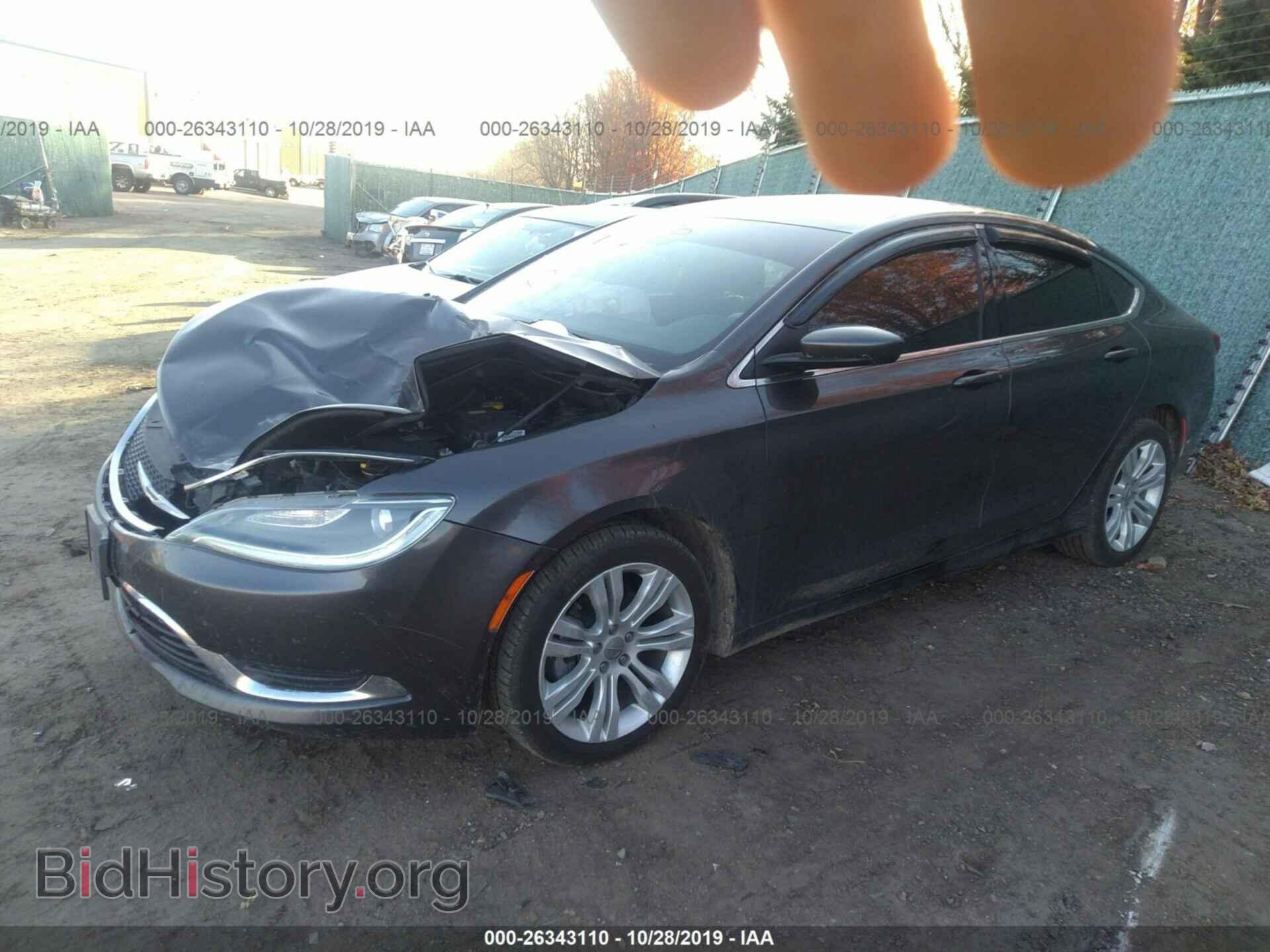 2015 Chrysler 200 - VIN: 1C3CCCAB8FN686570 - Photo 2