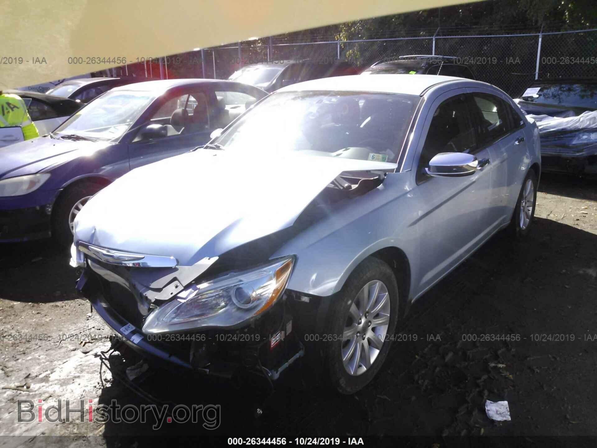 2013 CHRYSLER 200 - VIN: 1C3CCBCG0DN608087 - Фото 2
